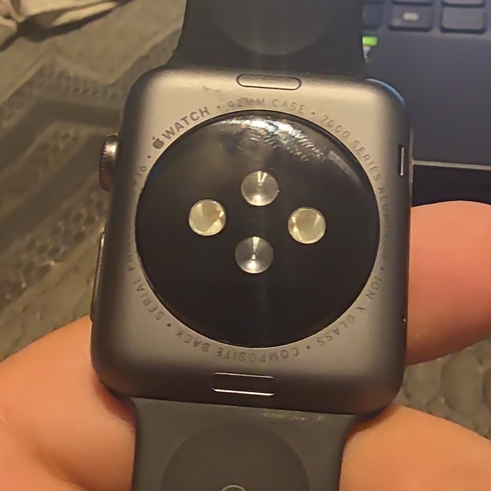 Apple Watch Sport Series 7000 42mm Aluminum Case White Silicone Band Untested