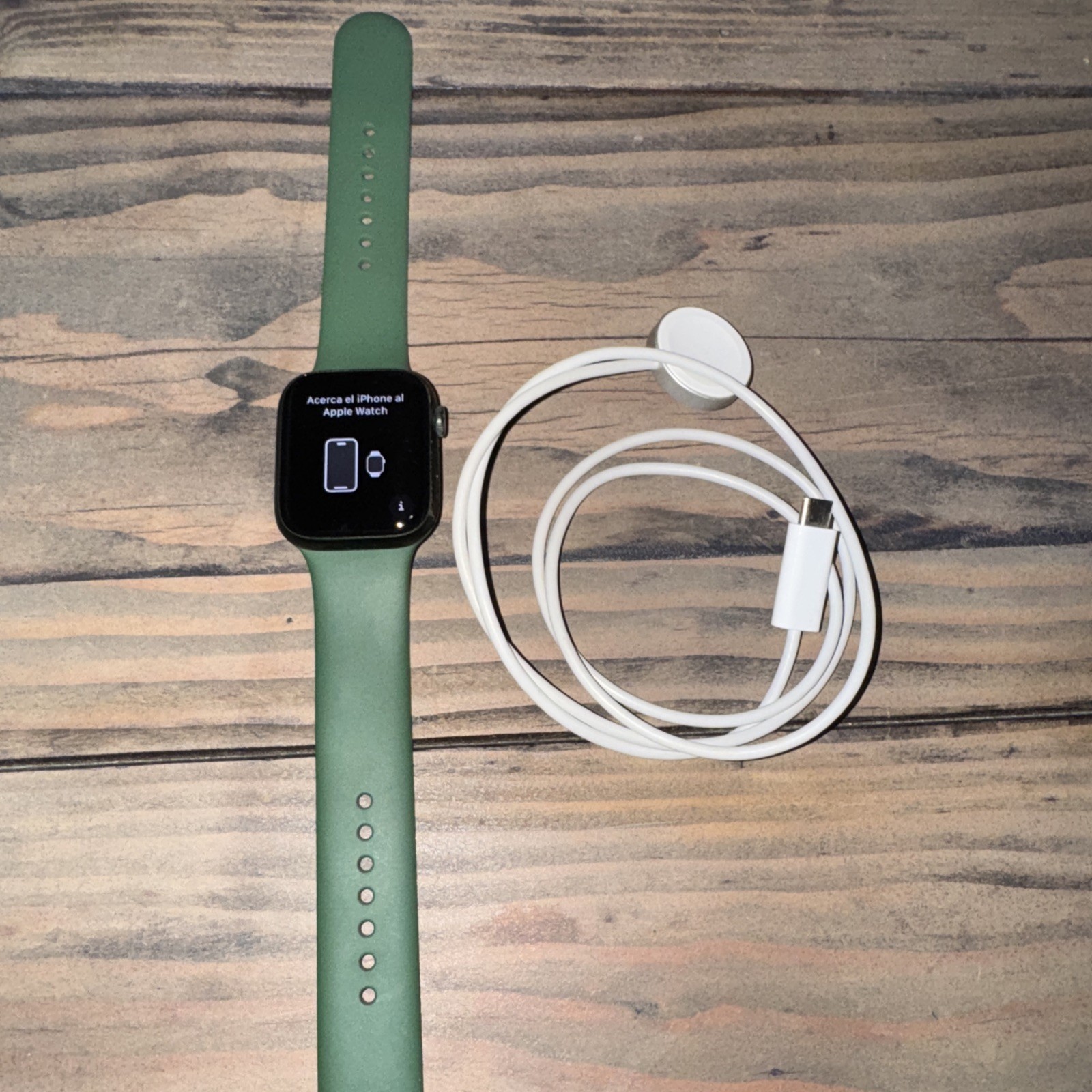 Apple Watch Series 7 45mm Green Aluminum Case Clover Sport Band