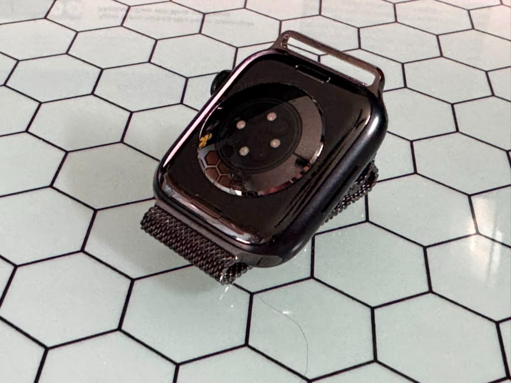 Apple Watch Series 7 45mm Aluminum Case- Midnight, metal mesh band