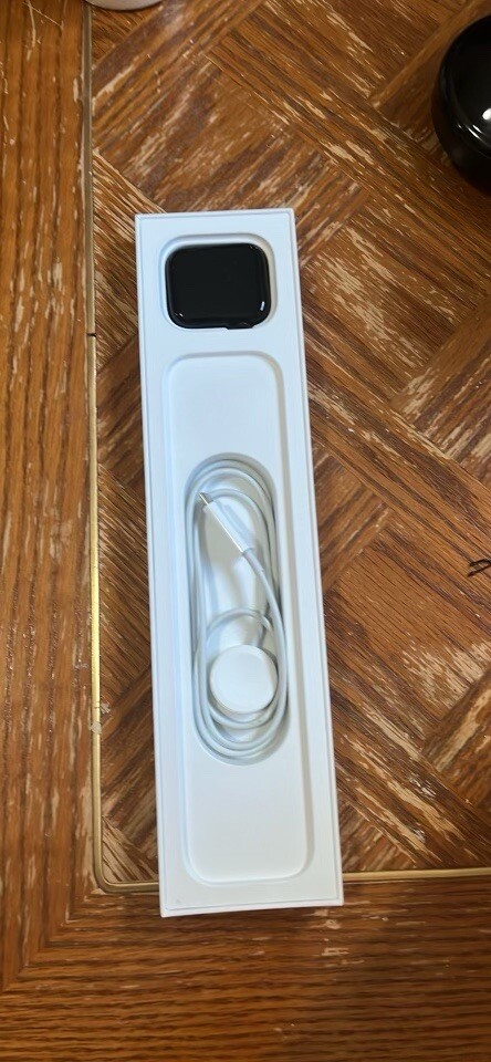 Apple Watch SE (2022) 44mm Midnight Aluminum Case with Sport Band, S/M (GPS +…