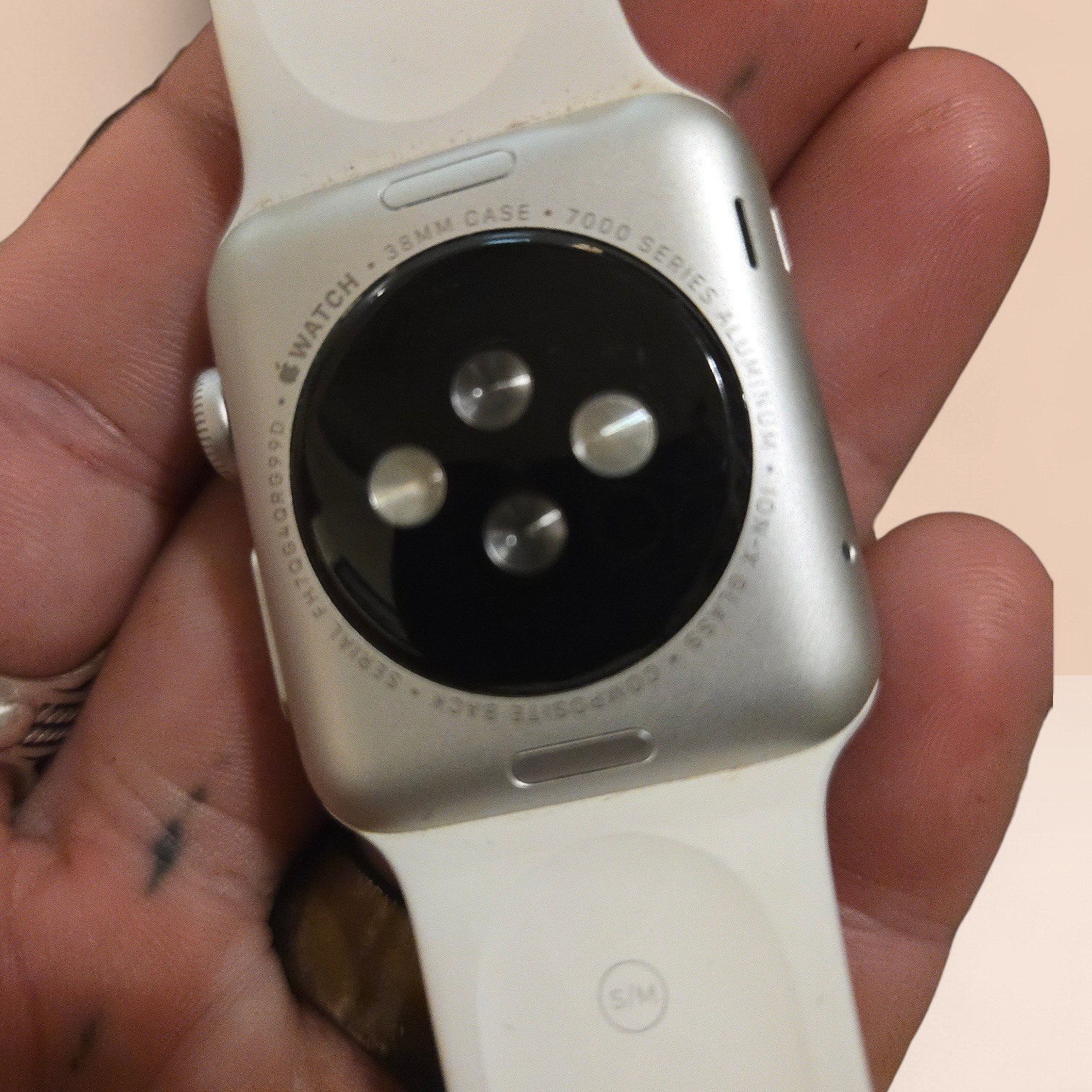 1st Generation Apple Smartwatch 38mm Silver White Sport Band S/M Ion-X Glass USA