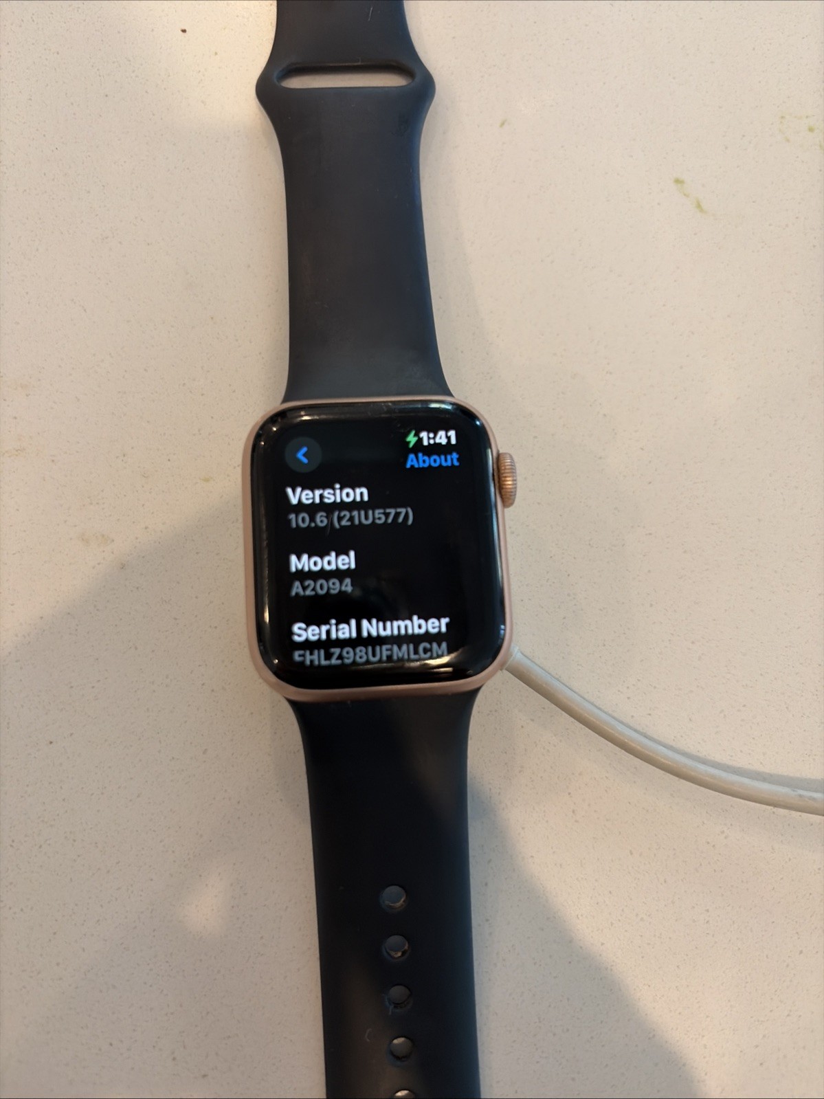 Apple Watch Series 5 40mm GPS Rose Gold – 76% Battery – Works