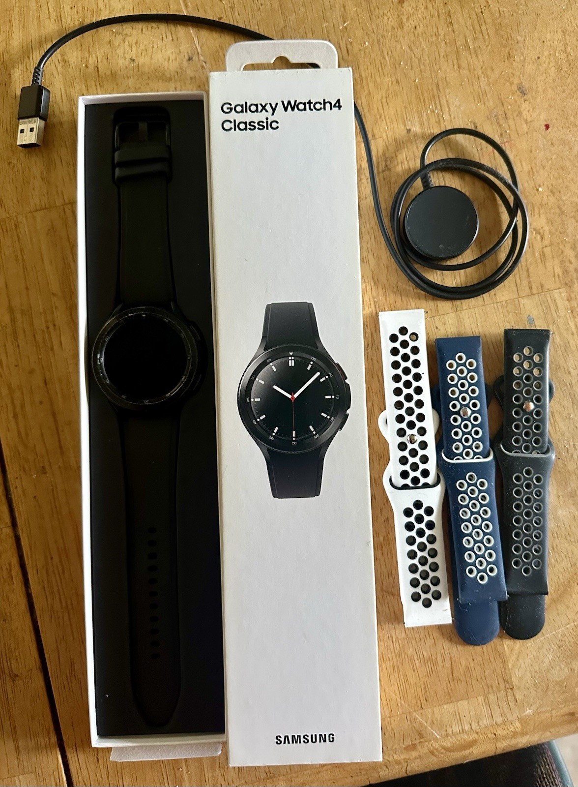Samsung Galaxy Watch 4 Classic 42mm Bluetooth Black Smartwatch SM-R880NZKAXAA