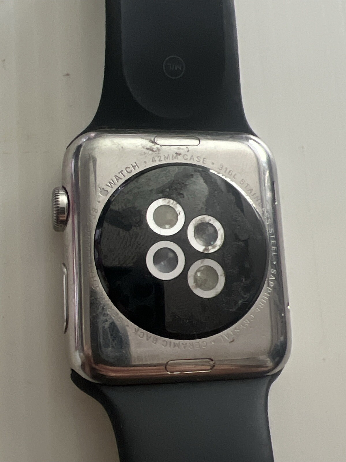 Apple Watch Sport Series 7000 42mm Space Gray – Black Sports Band (FOR PARTS)
