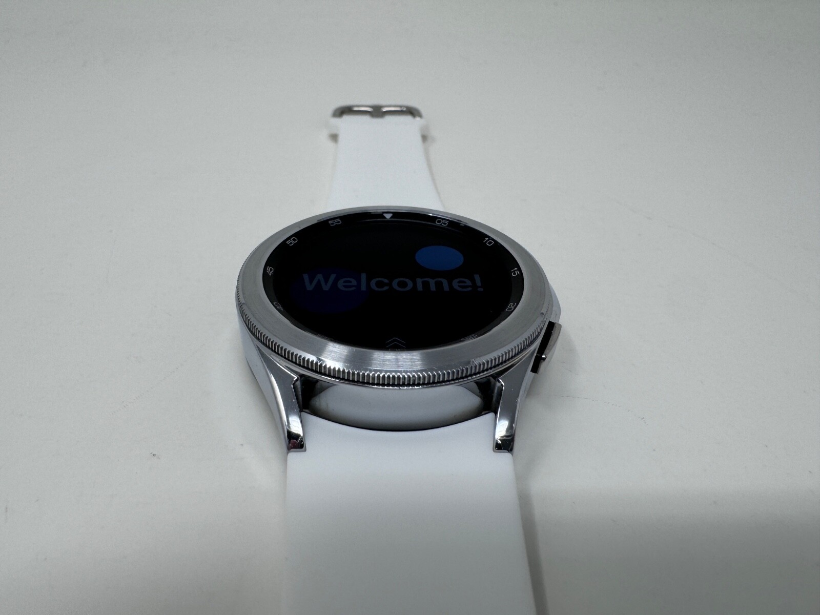 Samsung Galaxy Watch4 Classic 42mm Silver (Cell) SM-R885U – FAST FREE SHIPPING!