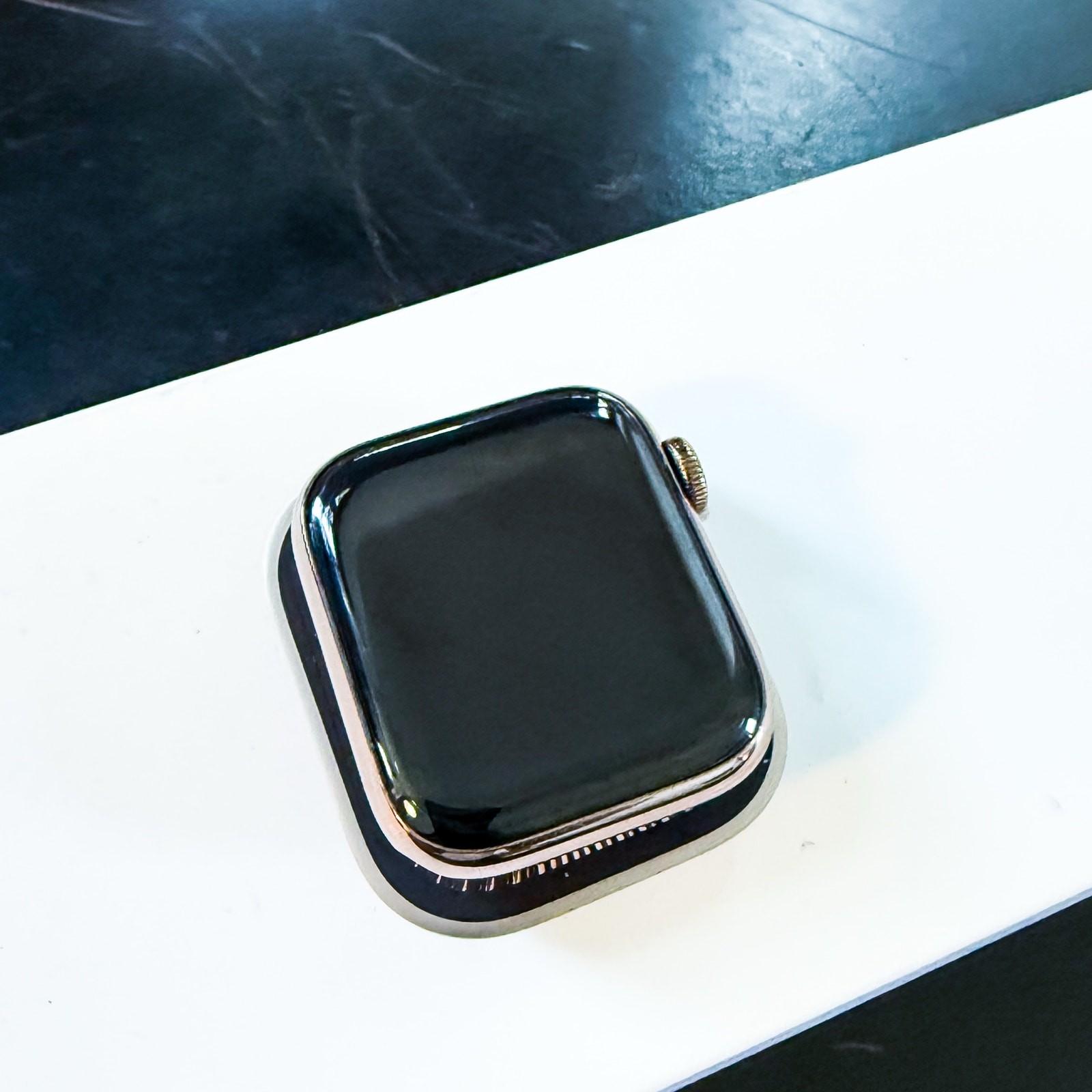APPLE Watch Series 5 40mm Gold Stainless Steel GPS Smartwatch