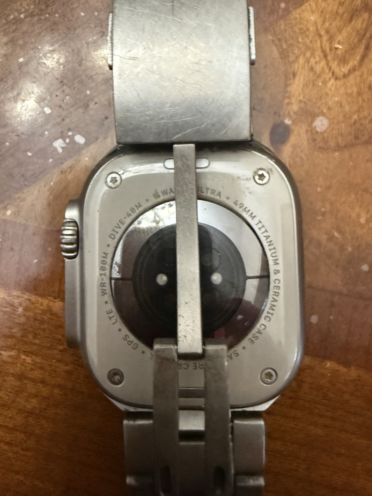Apple Watch Ultra 2 49mm Titanium Case with Titanium Band, Medium (GPS +Cellular