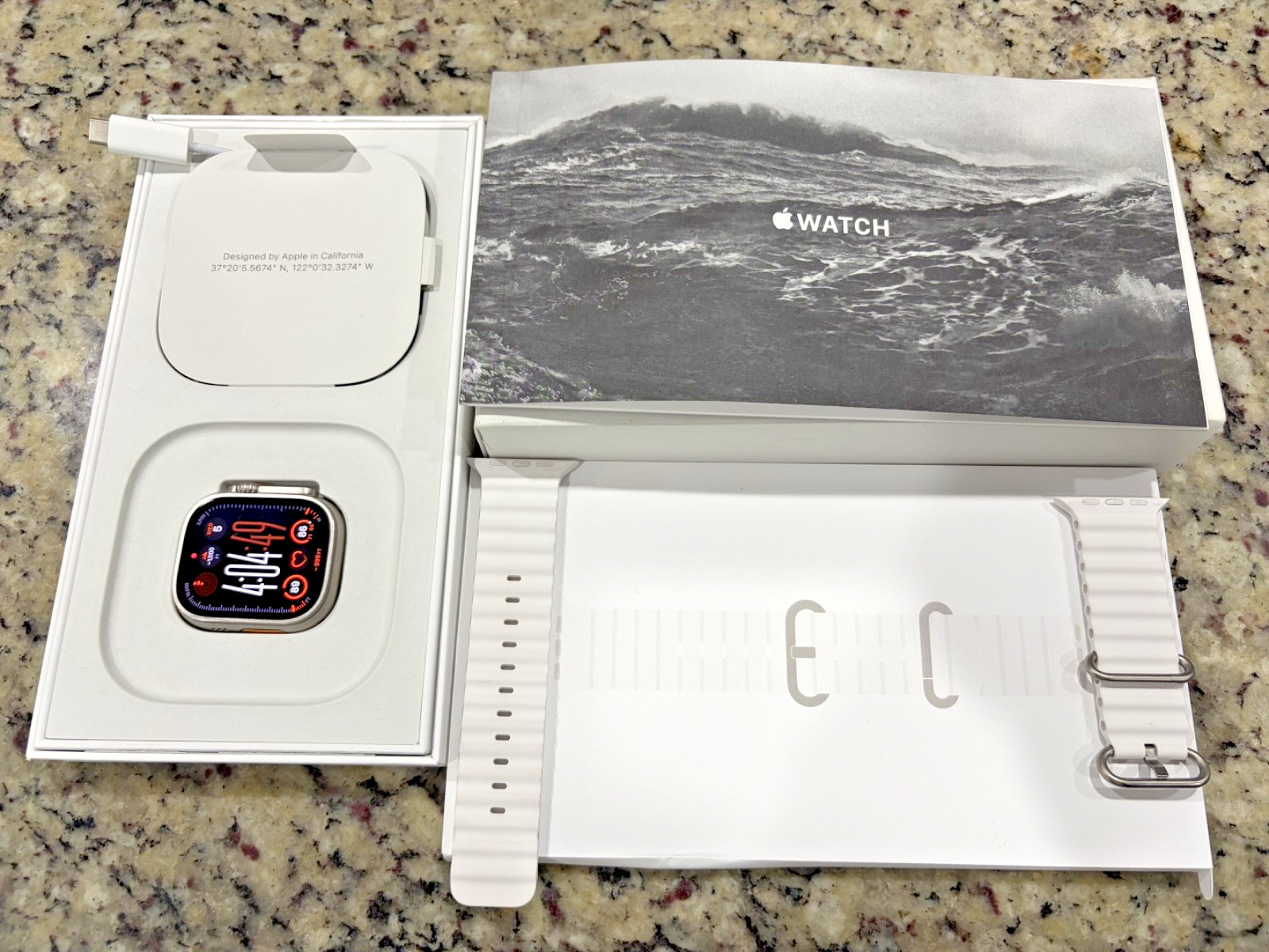 Apple Watch Ultra 2, 49mm (GPS & Cellular) Titanium White Ocean Band, Extra Band