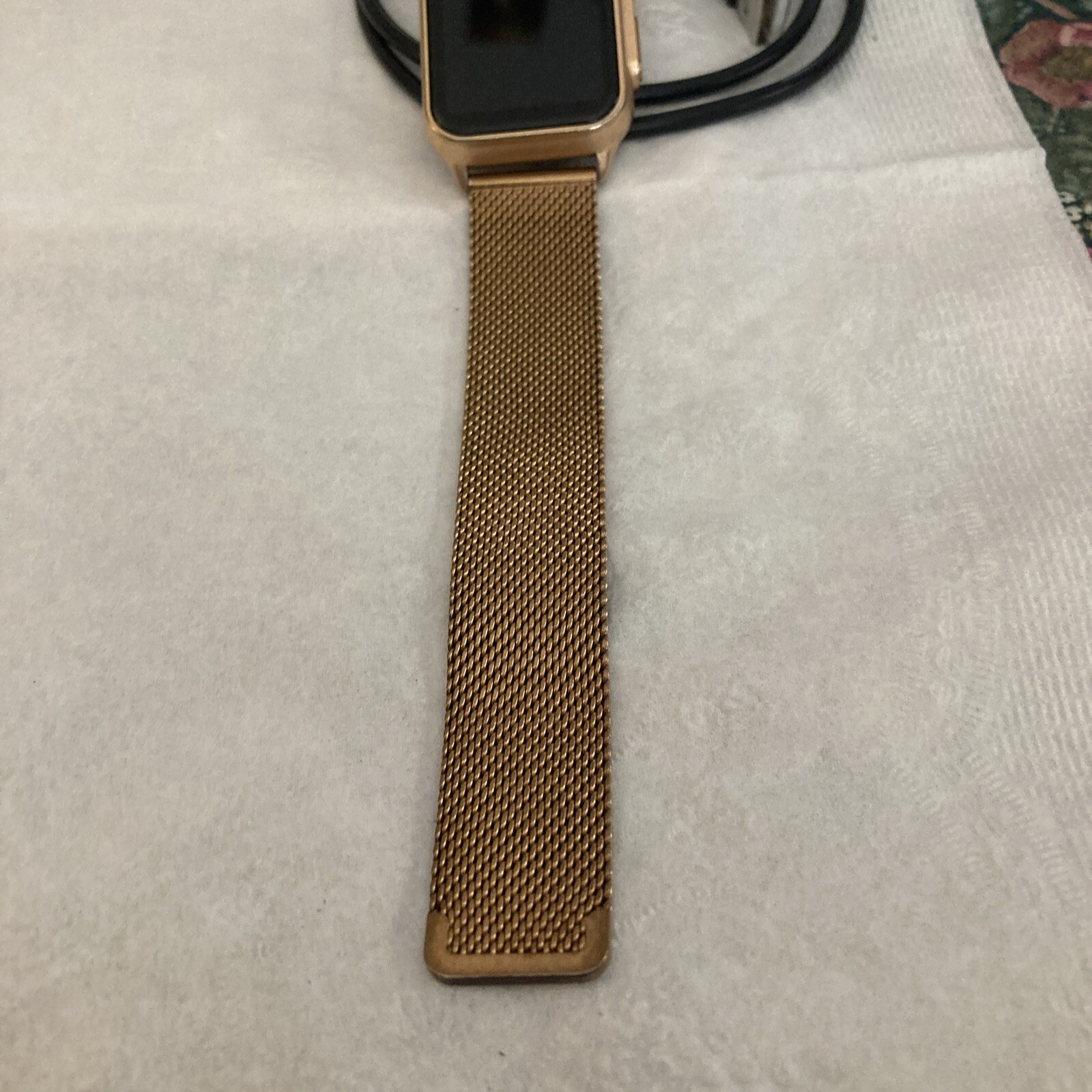 Avii Houge Smart Bracelet Rose Gold Mesh Adjustable Band Watch Unisex