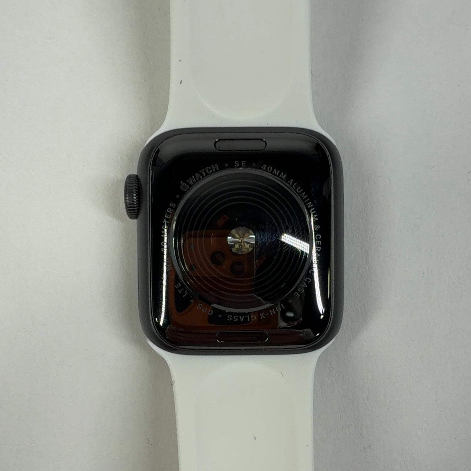 Unlocked Apple Watch SE 1st Gen 40MM Space Gray Aluminum White Sport Band