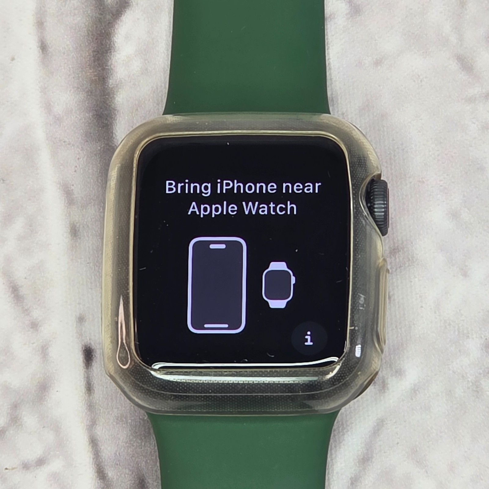 Apple Watch SE GPS LTE 40mm Aluminum & Ceramic Case with Green Silicone Band
