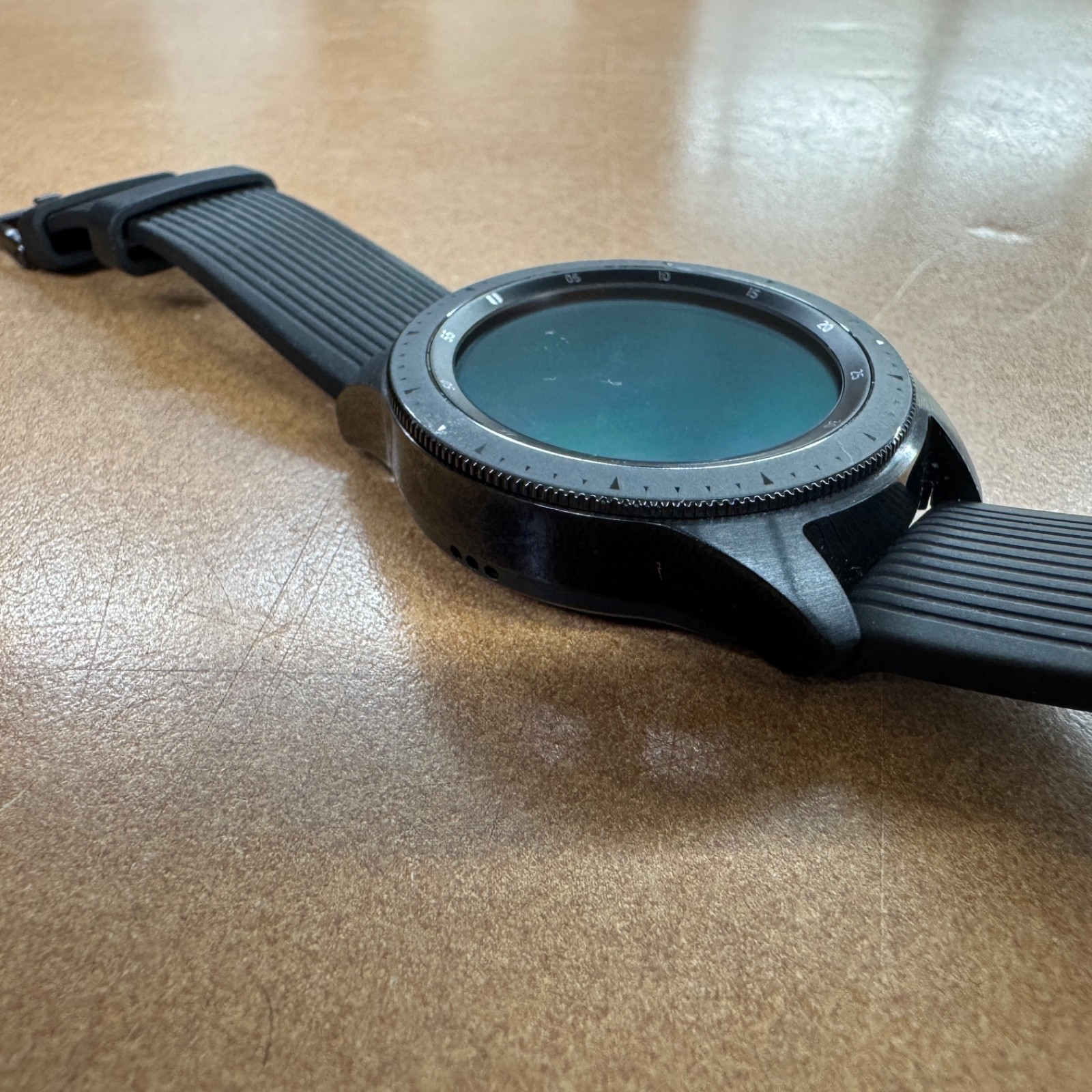 Samsung Galaxy Watch SM-R810 42mm Midnight Black Case Classic Buckle Onyx Black
