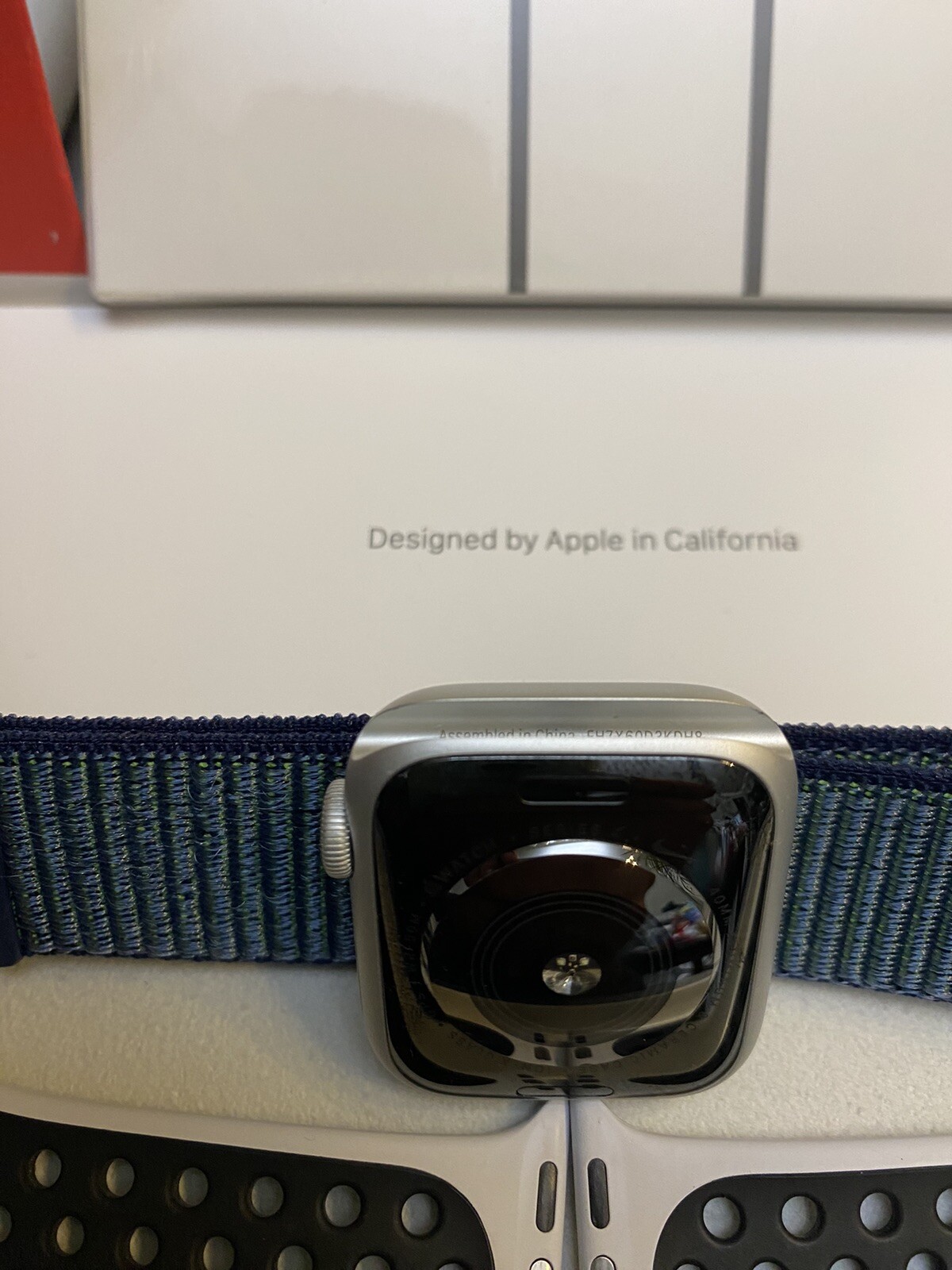 Apple Watch Series 4 Nike+ 40mm Silver Aluminum Case W/Pure Platinum Band New+🎁