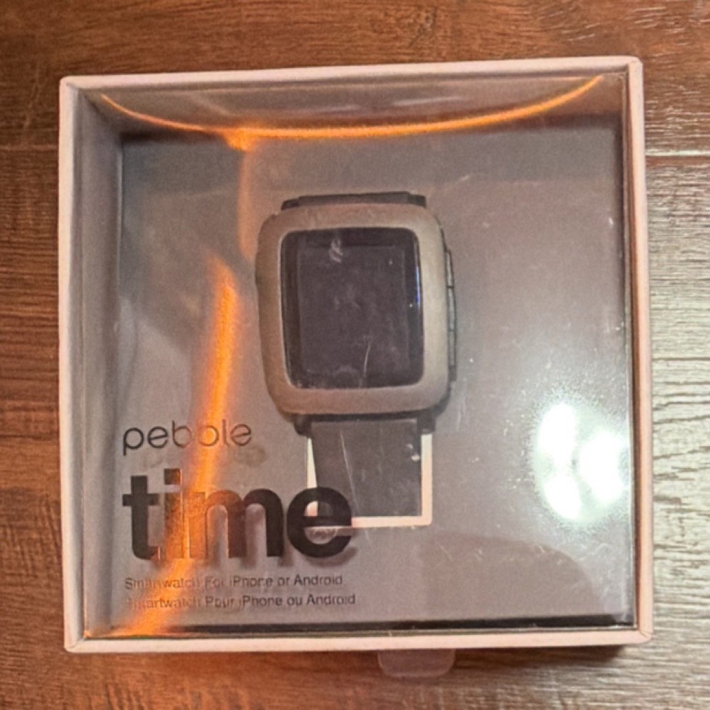 Pebble Time Smartwatch Gray Plastic Case Black Silicone Band iOS Android