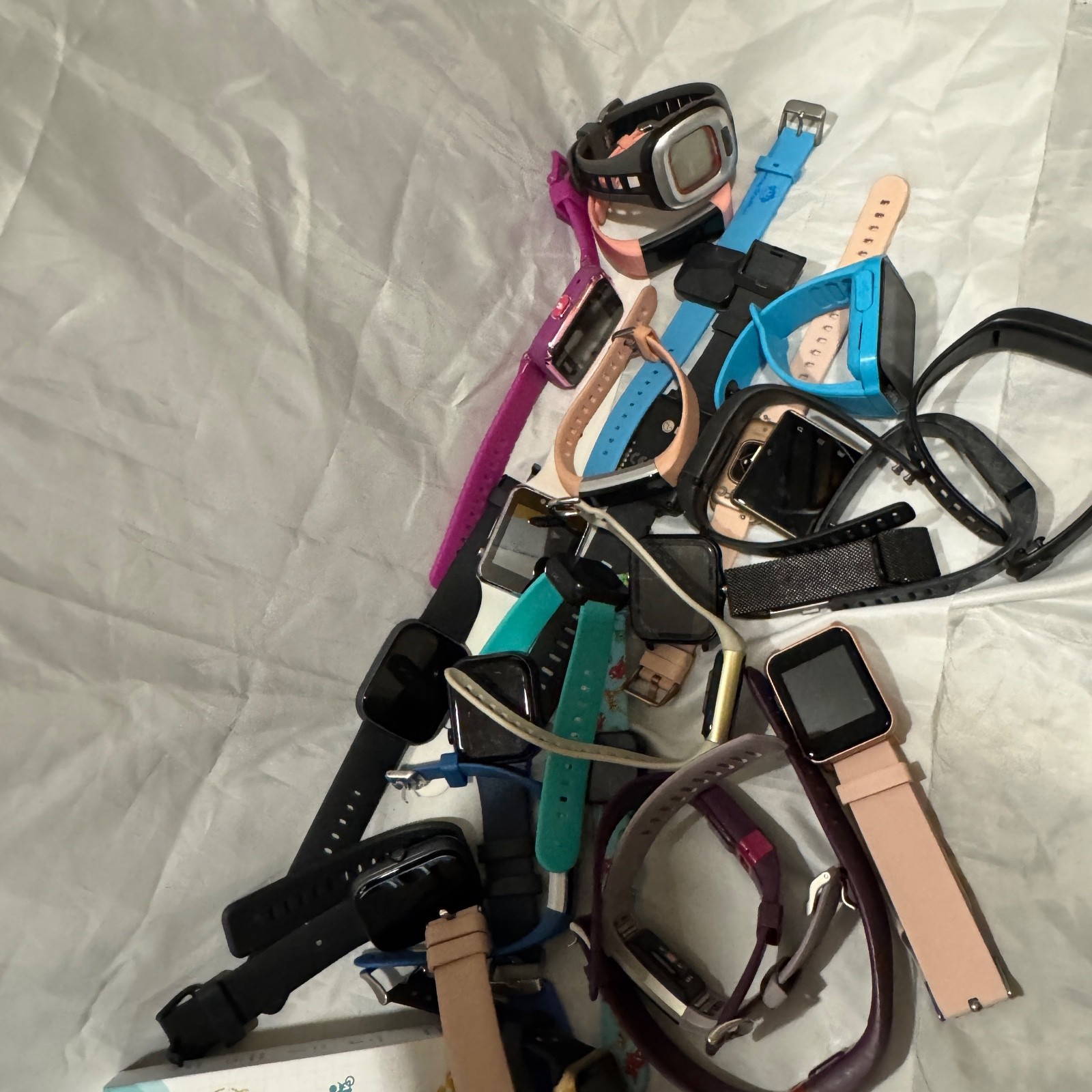 31 Smart Watches and 20+ Bands: Apple, Fitbit, Armitron, and More! 6.1 lbs