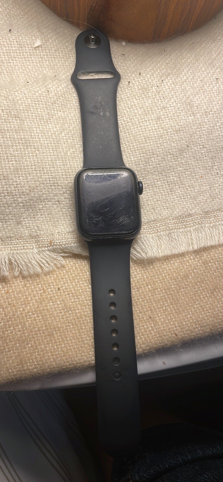 Apple Watch SE (2022) 40mm Midnight Aluminum Case with Sport Band, S/M (GPS +…