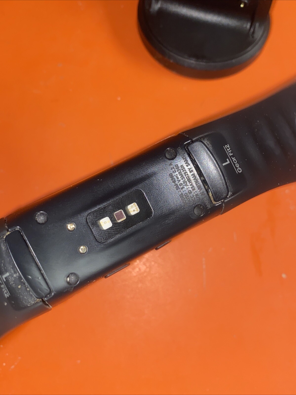 Samsung Galaxy Active 2 Smartwatch GOLD 40mm Shwroom Model +Band & cord *No Box