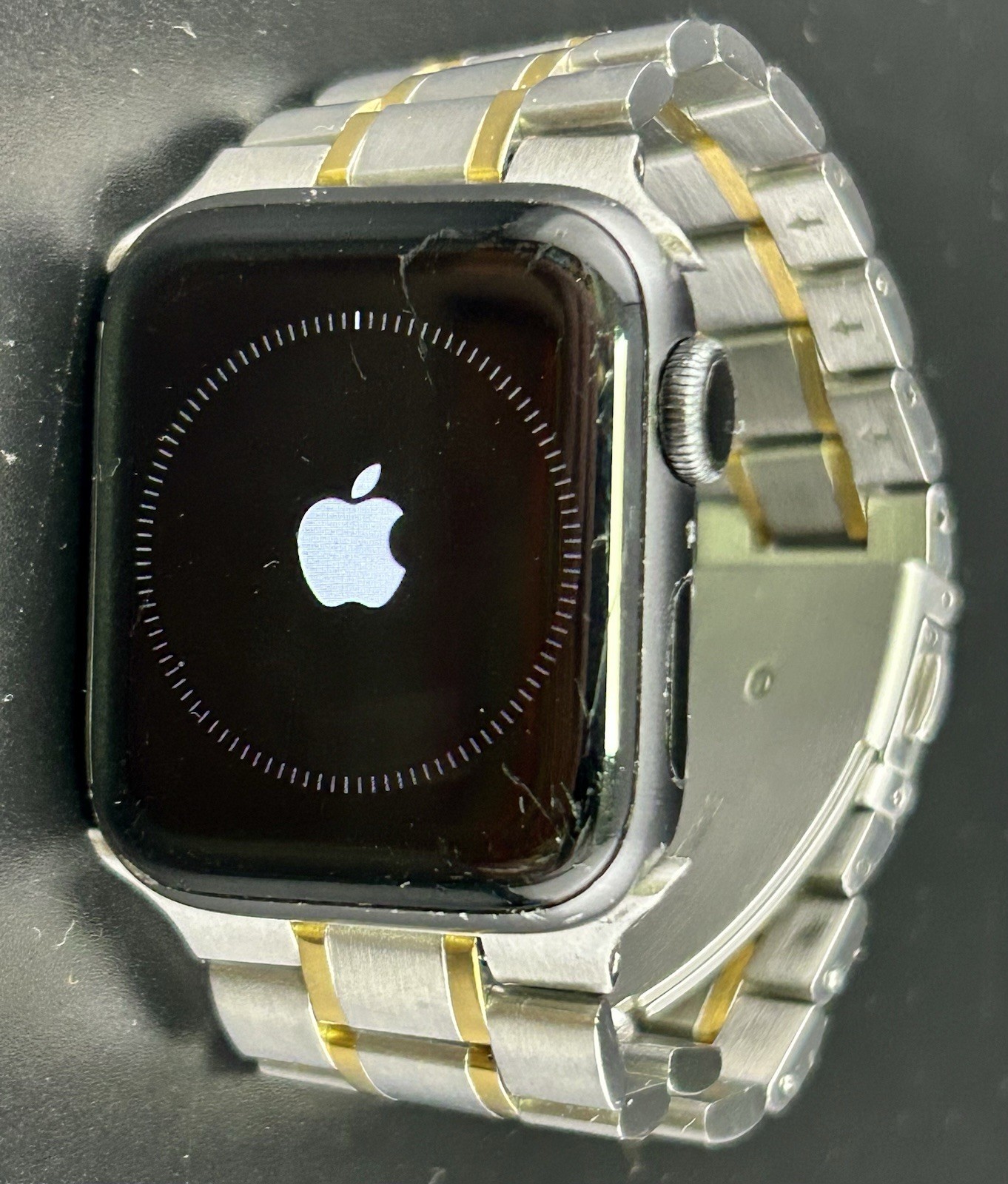 Apple Watch Series 6 40MM A2291 Black – Stainless Steel Silver/Gold