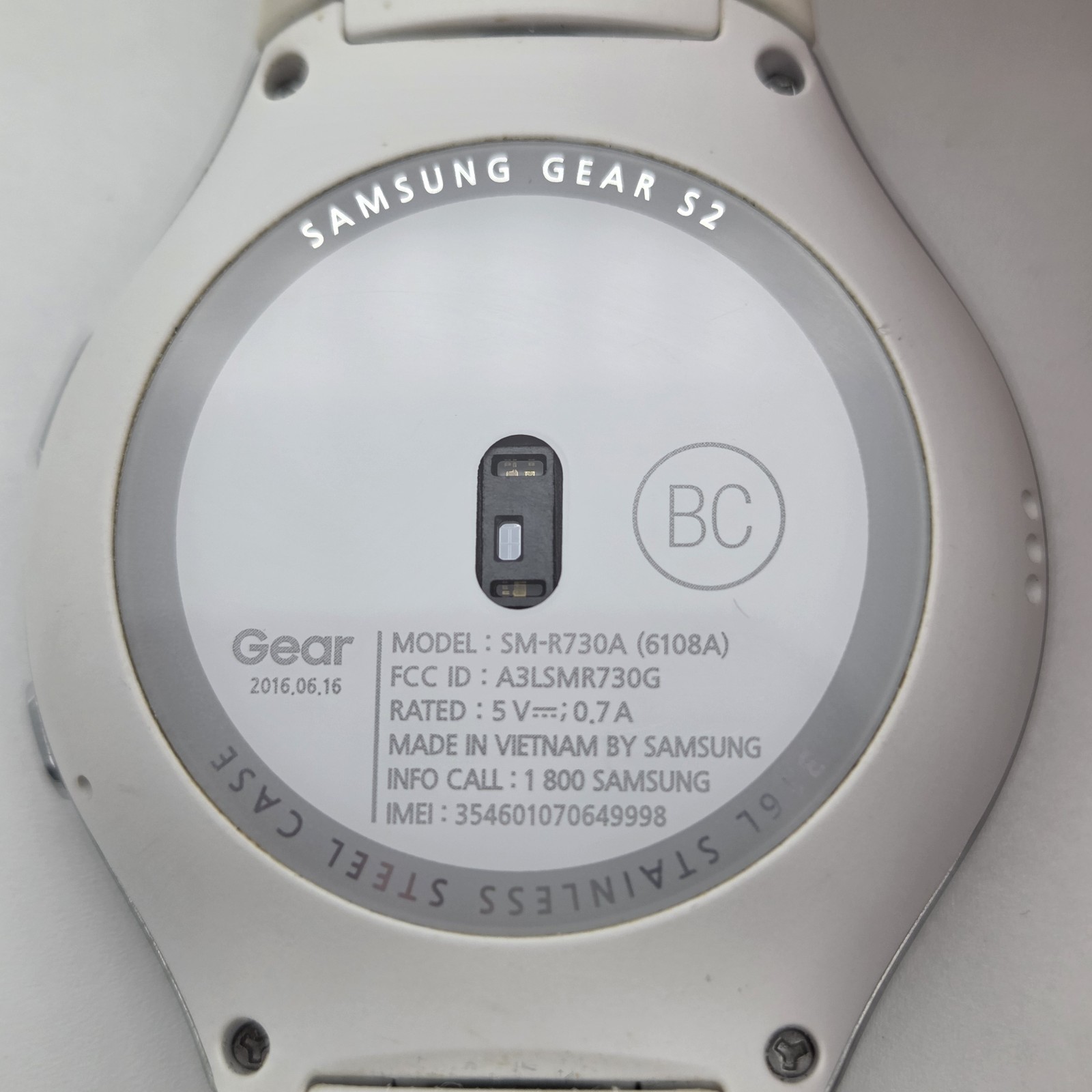 Samsung GEAR S2 Bluetooth Smartwatch SM-R730A Round Silver Face 2nd Gen White
