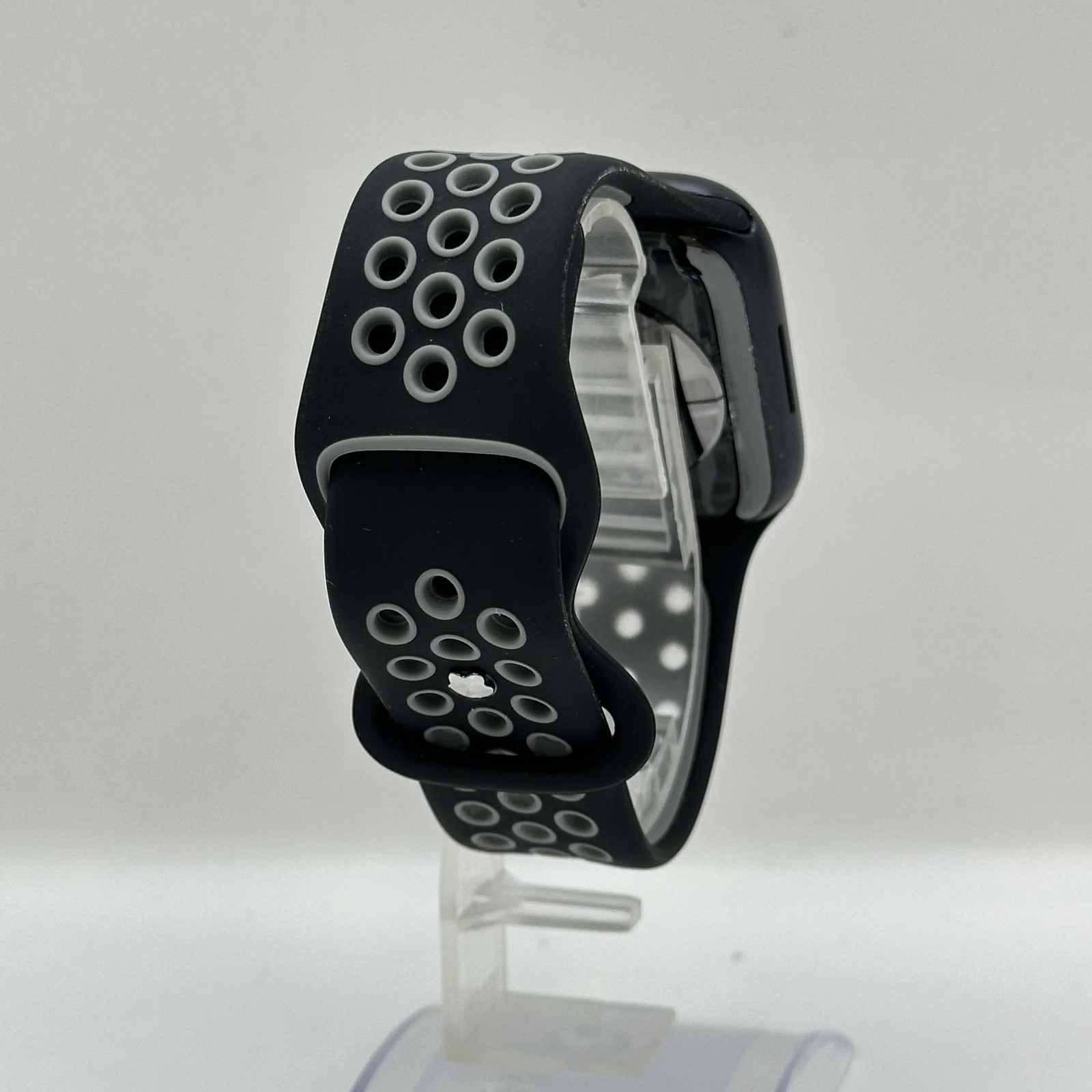 Apple Watch (Series 8) 45mm Space Black Aluminum (LTE) w/Black Nike Sport – Good