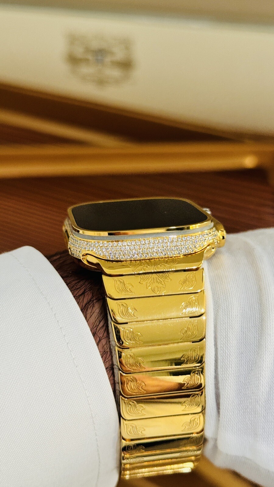 24k Gold Plated Apple Watch ULTRA 3 49mm Zircon Diamonds Engraved 24k Gold Band