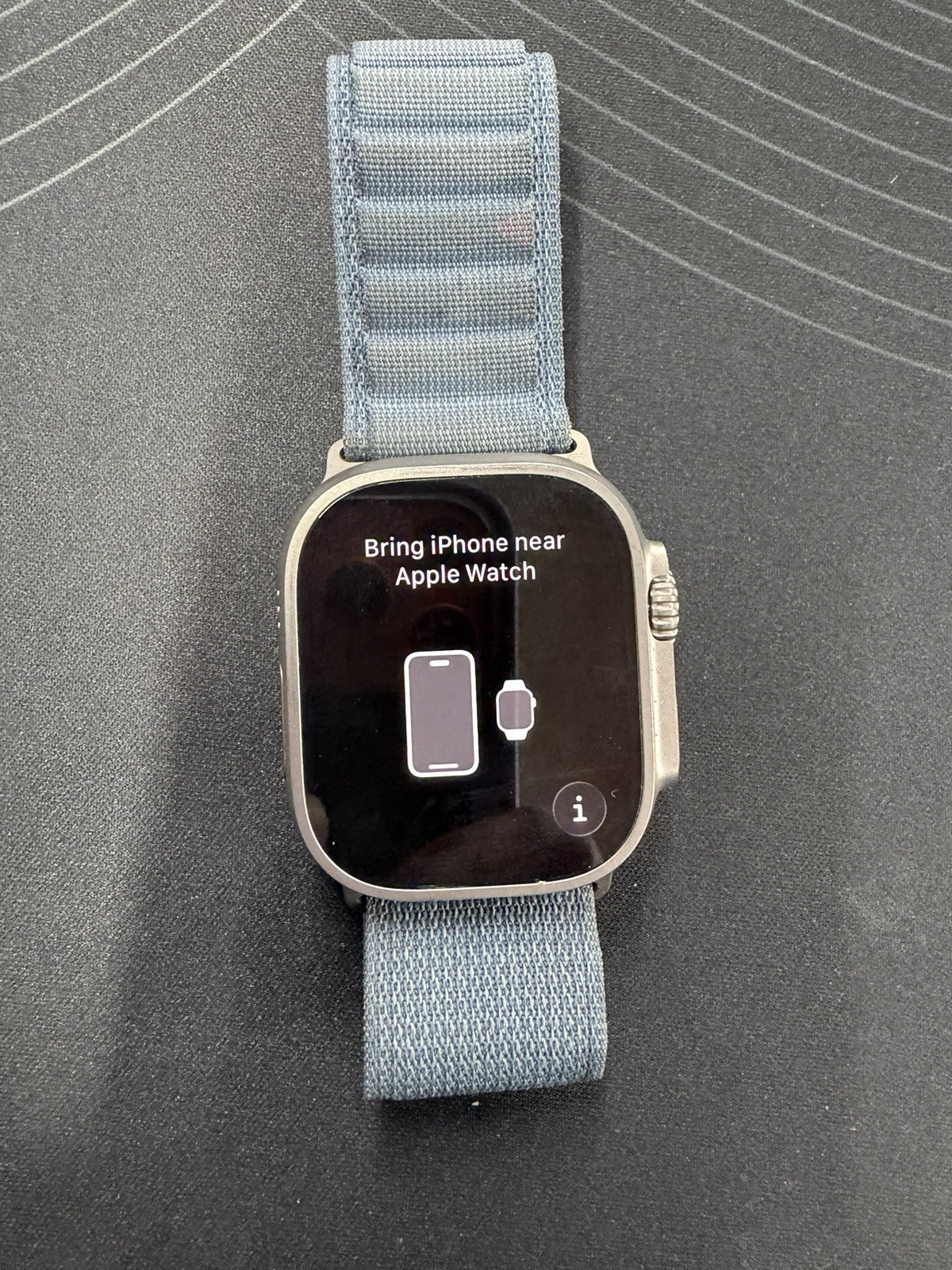 Apple Watch Ultra 3 / 49mm / Titanium Silver Case / Blue Fabric Band / 3IL
