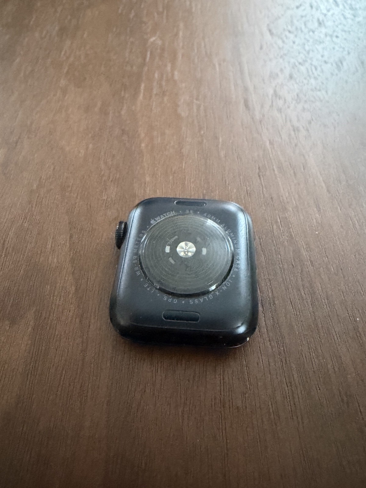 Apple Watch SE (2022) 40mm Midnight Aluminum Case with Band GPS + Cellular