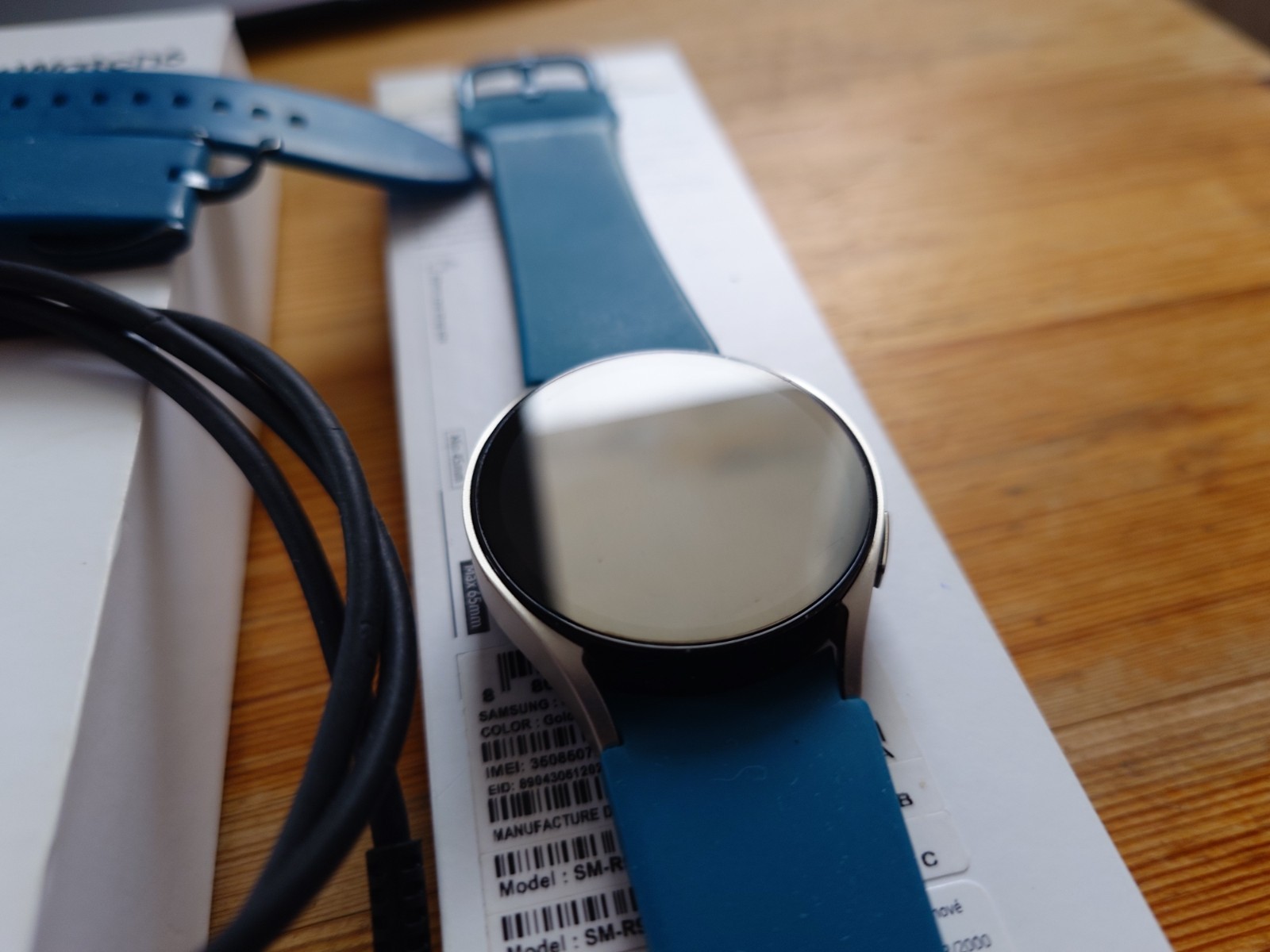 Samsung Galaxy Watch6 SM-R935 40mm Gold Aluminum Case with Cream Sport Band (4G)