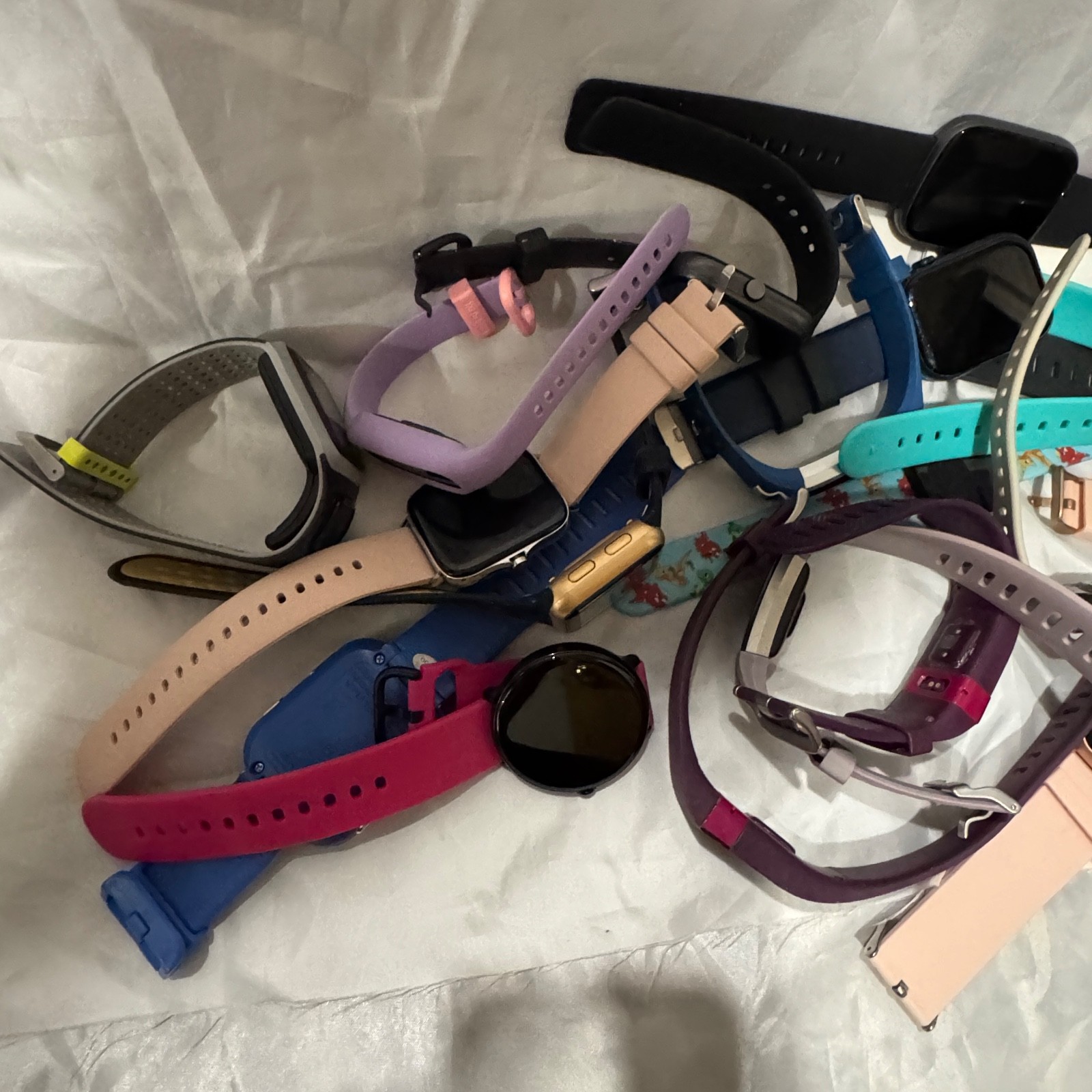 31 Smart Watches and 20+ Bands: Apple, Fitbit, Armitron, and More! 6.1 lbs