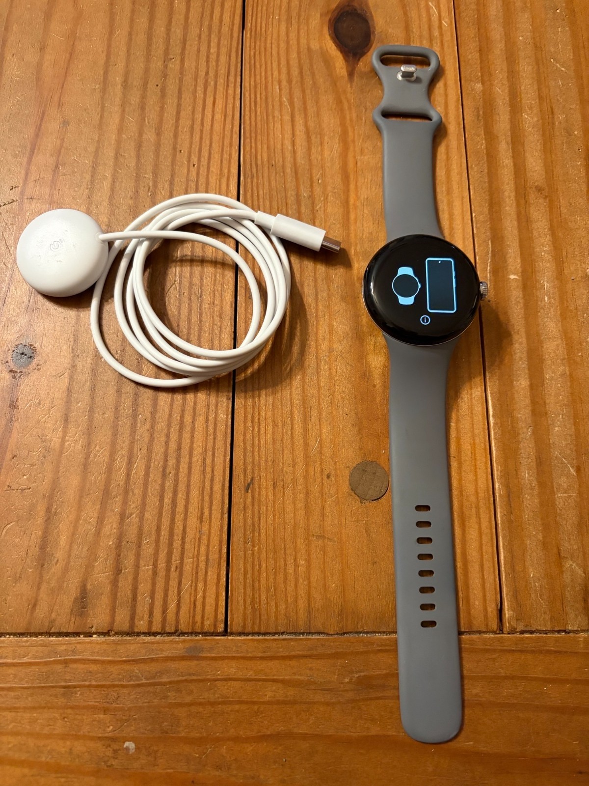Google Pixel Watch 41mm GPS + WiFi + Bluetooth Silver Watch Charcoal Band