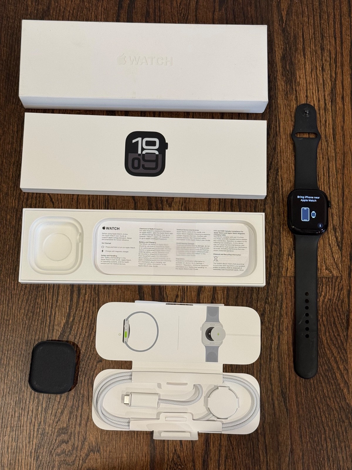 Apple Watch Series 10 46mm Jet Black al M/L Sport Band very good condition