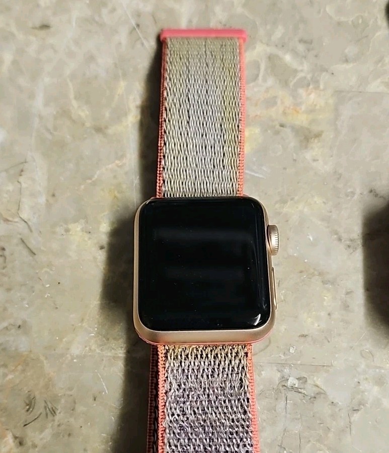 Apple Watch 7000 Series And Series 3 38mm Aluminum Lot Watches Untested AS-IS