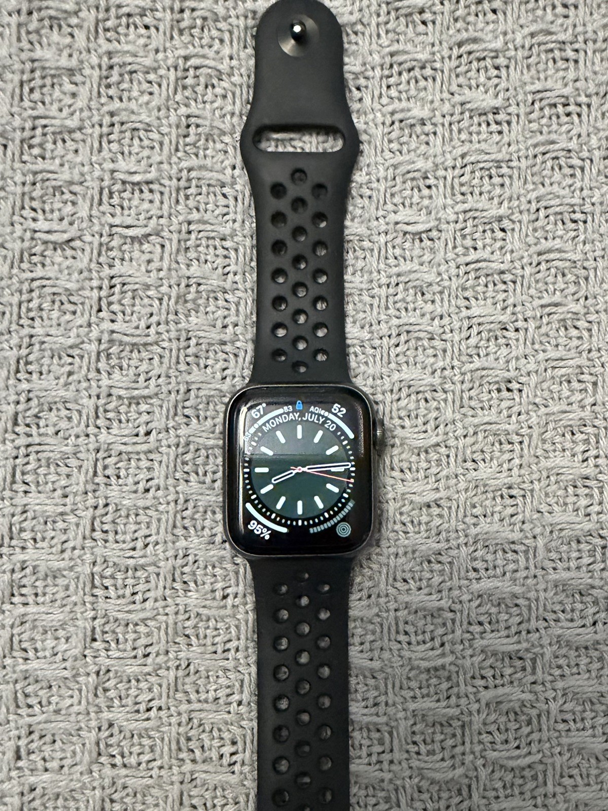 Apple Watch Series 5 Nike 40mm Space Gray Aluminum Case with Anthracite/Black…