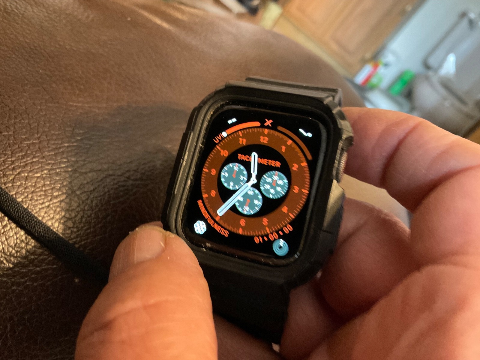 apple watch series 5 40mm charges turns on works selling as is watch only