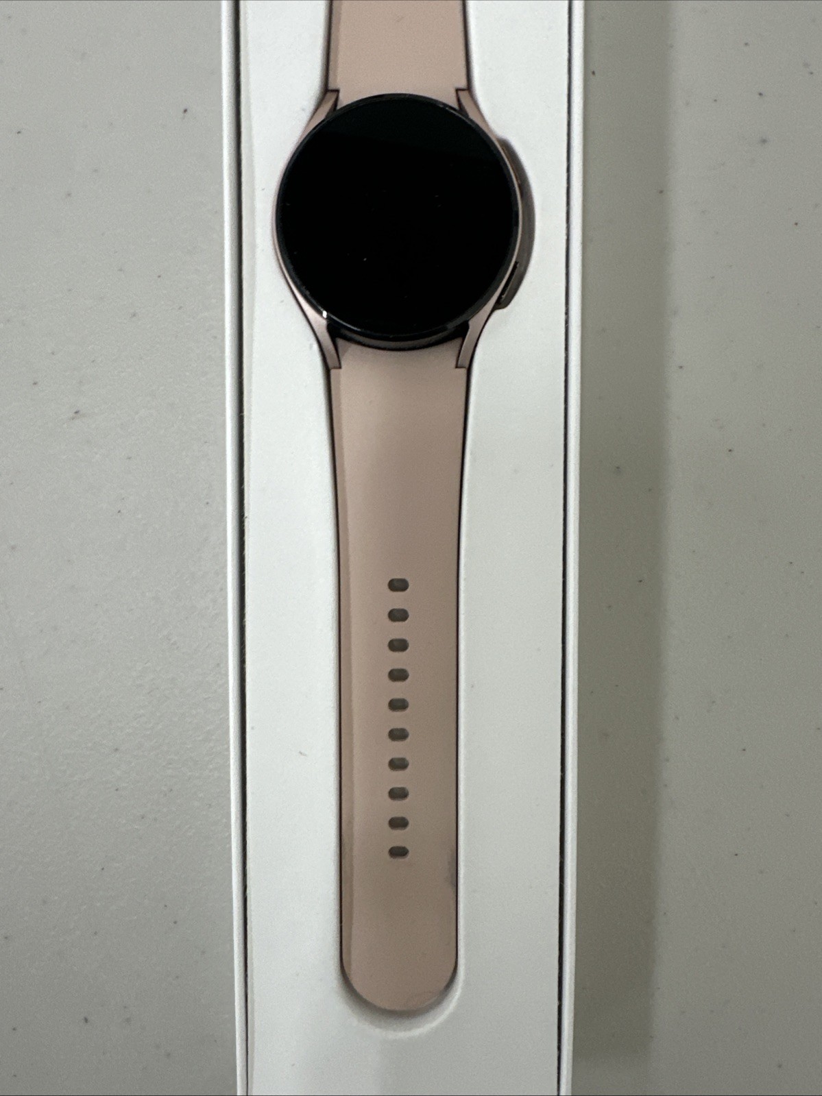 Samsung Galaxy Watch4 40mm Aluminum Case with Sport Band – Pink Gold – Wifi Only