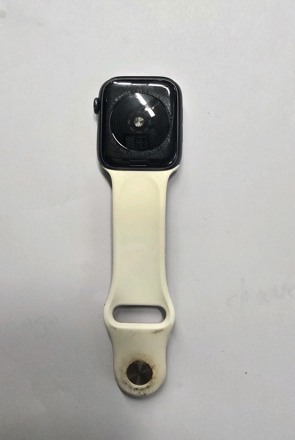 Apple Watch SE 44mm Aluminum No Band – (MYEU2LL/A) Read Details