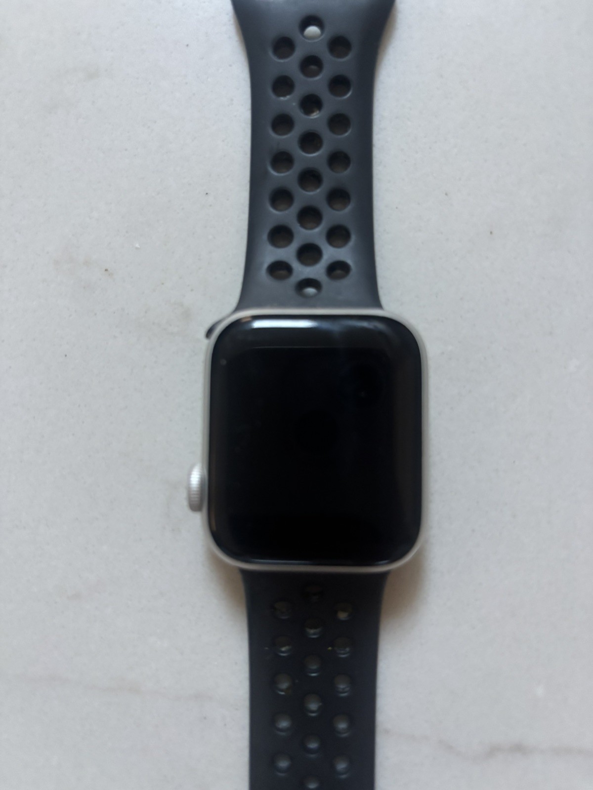 Apple Watch Series 6 40mm Space Gray Aluminum Case with Nike Black Sport Band