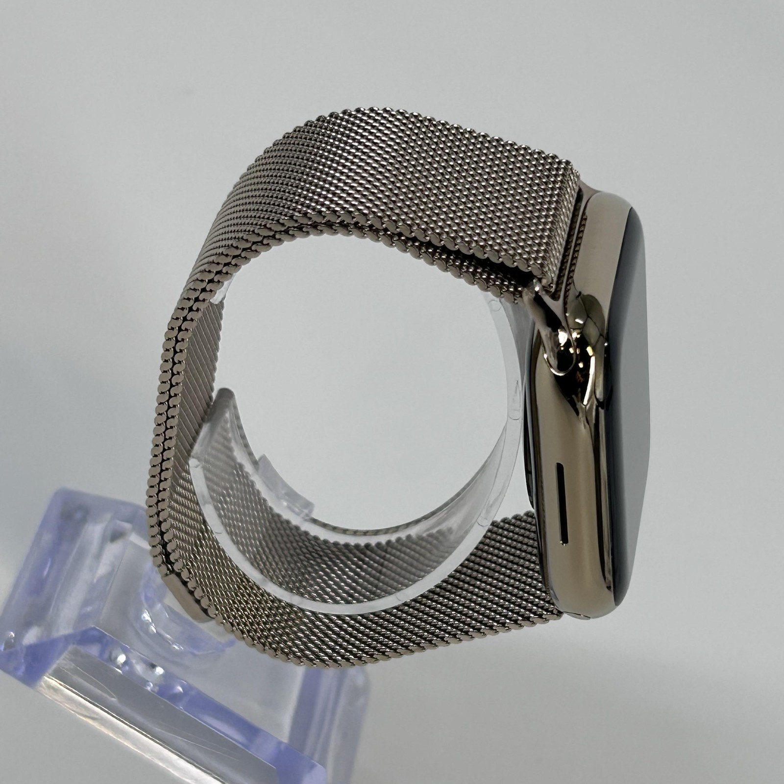 Apple Watch (Series 9) 45mm Gold Stainless (LTE) w/ Gold Milanese Loop – 9/10