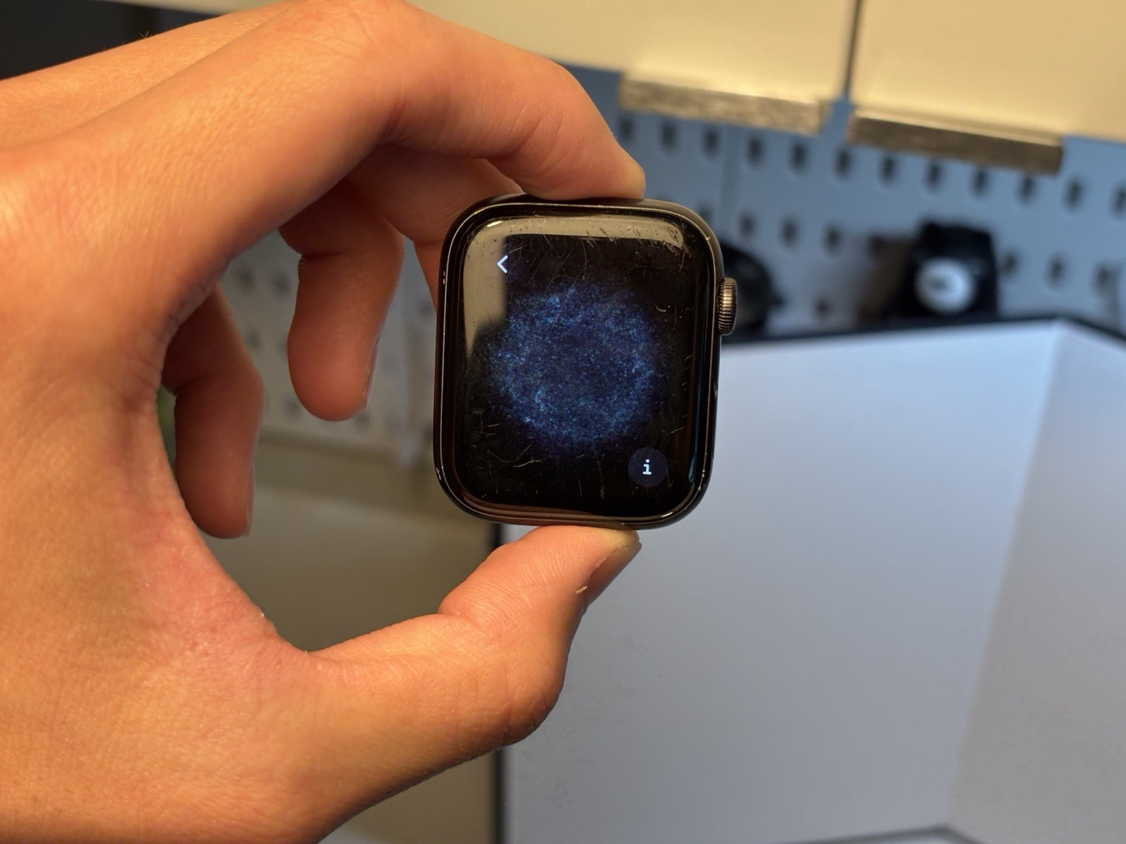 Apple Watch SE (2nd Generation) 44mm GPS Cellular Black Aluminum Smartwatch