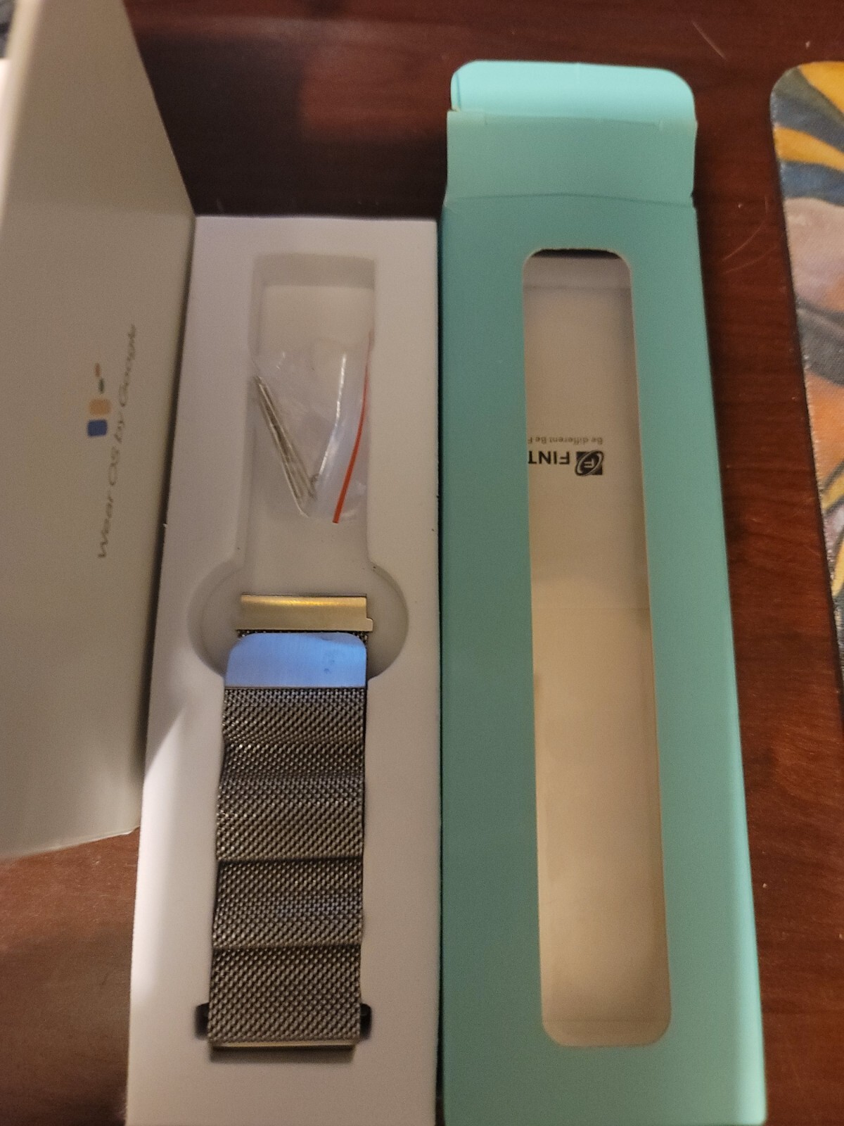 Fossil Gen 5 smartwatch The Carlyle Black Silicone Open Box with bonus band