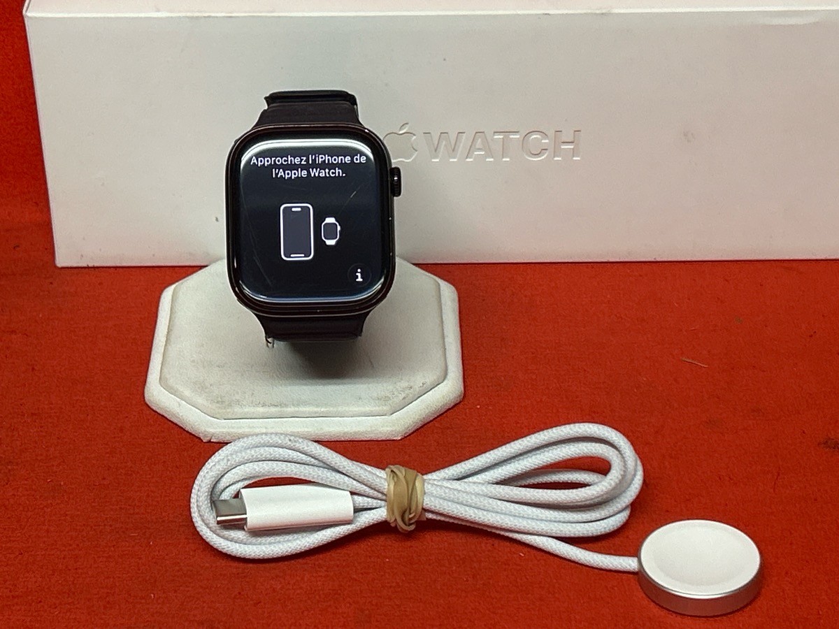 Apple Watch Series 10 46mm Jet Black GPS Only W/ M/L Magnetic Link B (CP1119349)