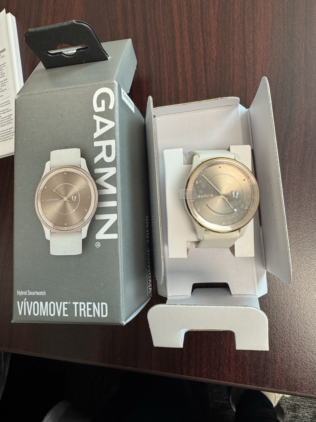 Garmin vívomove Trend, Gold Stainless Steel Bezel w/ Ivory Case & Silicone Band
