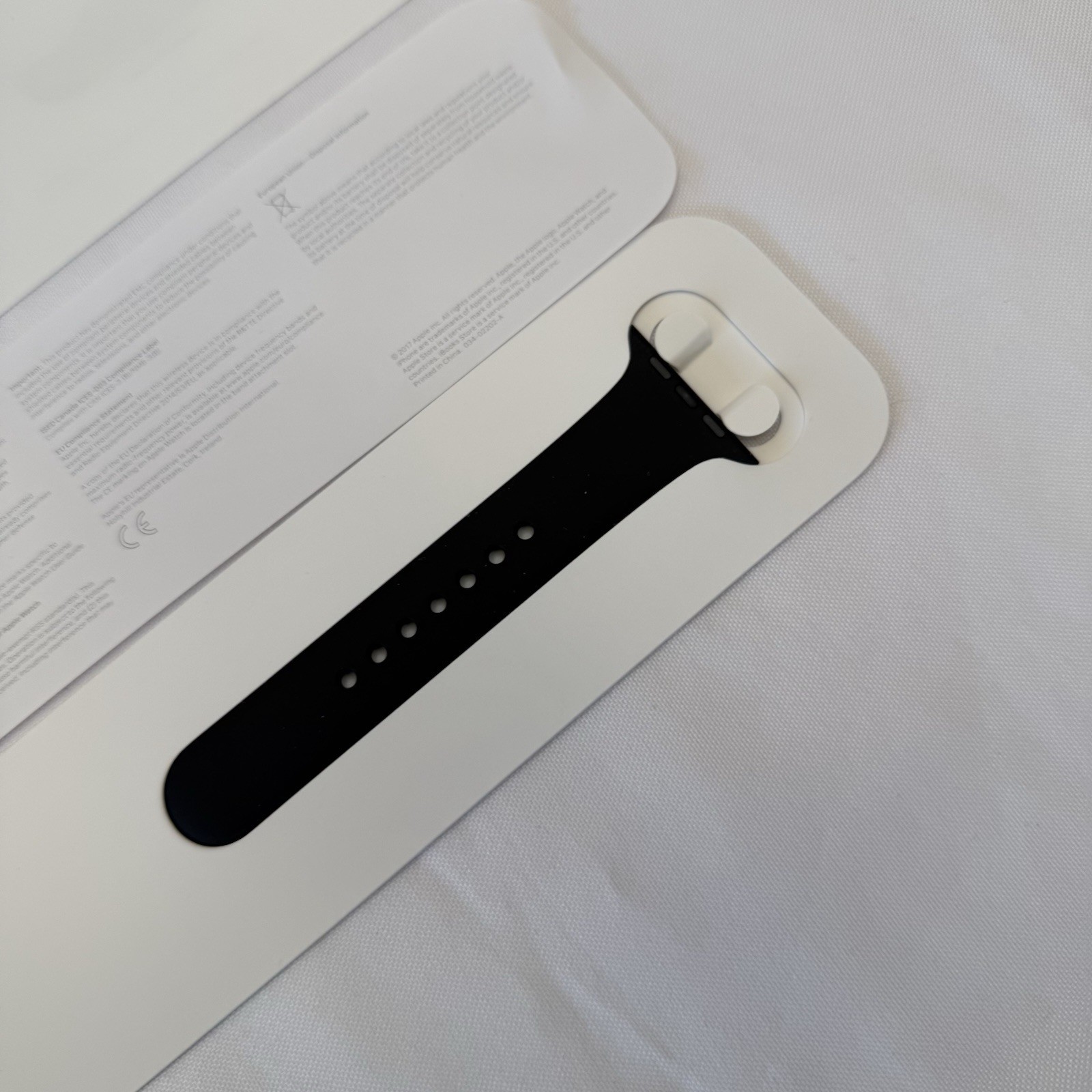 Apple Watch Series 3 (GPS) 42 mm Dark Gray Aluminum Bundle