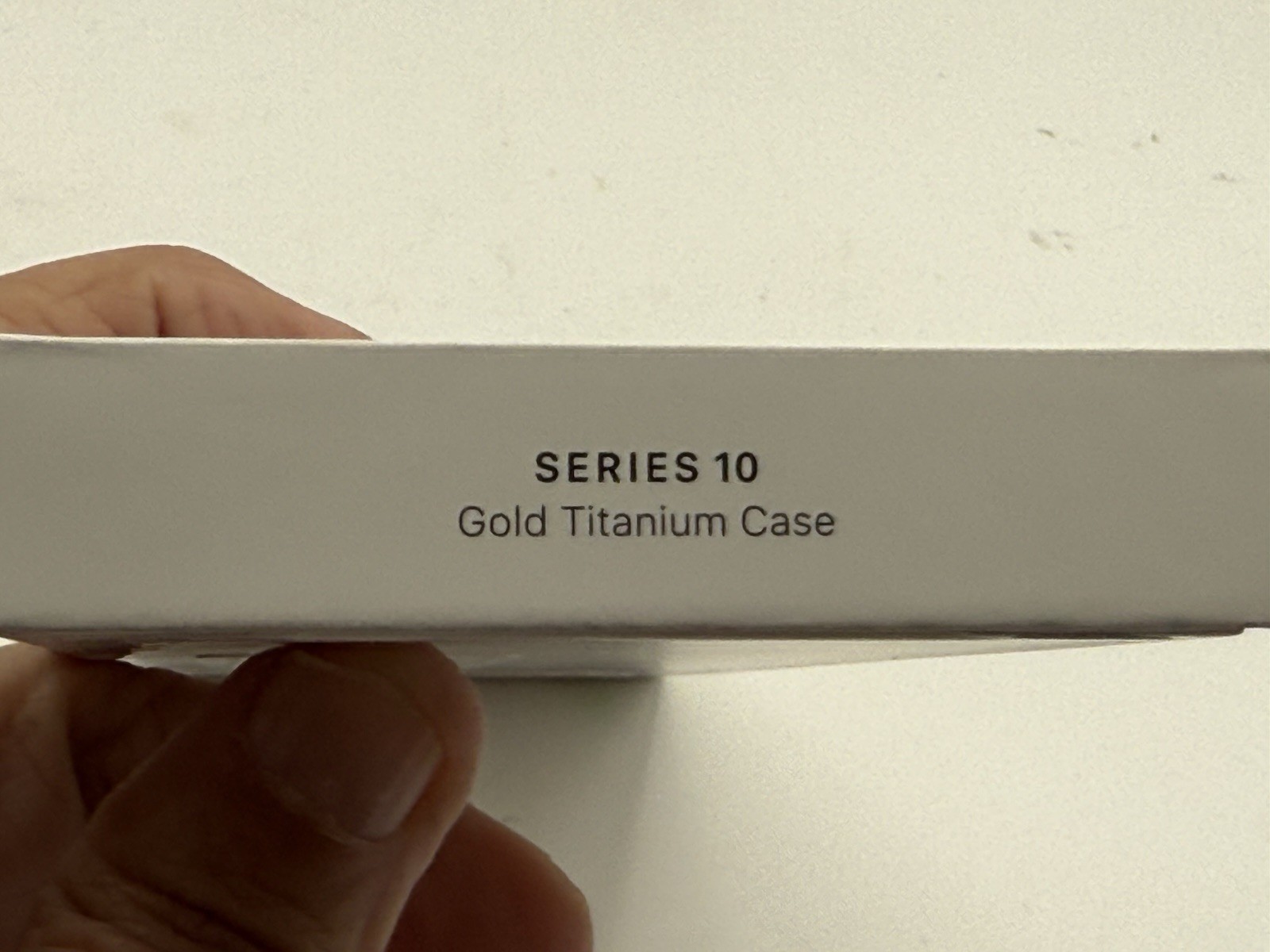 Apple Watch Gen 10 Series 10 Cell 46mm Gold Titanium – Starlight Sport Band