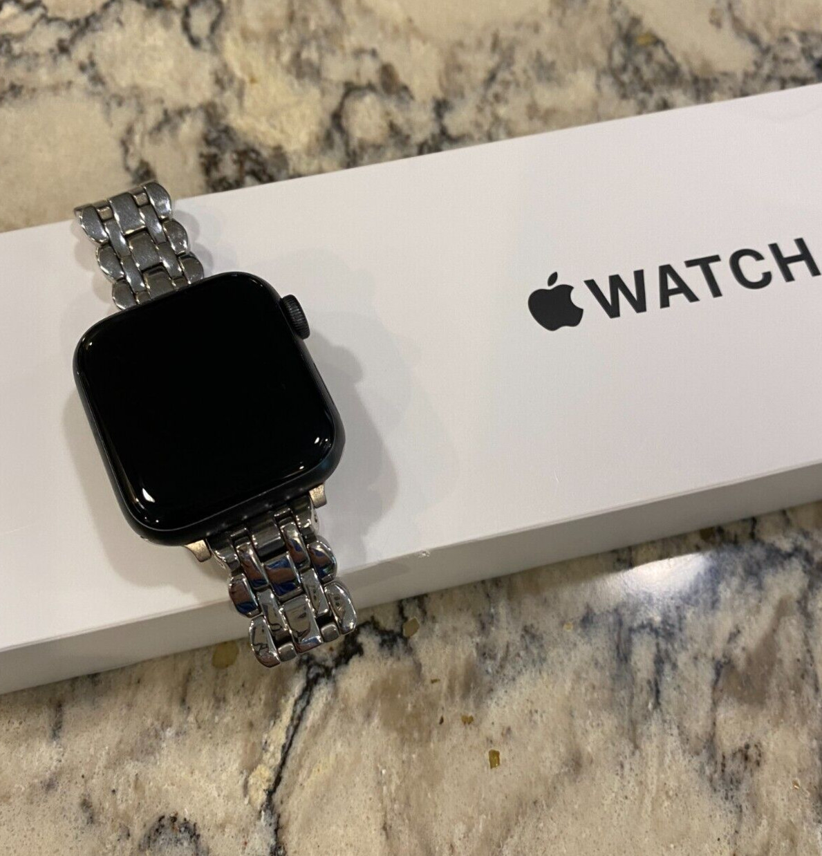 Apple Watch Series SE 40MM GPS + Cellular Space Grey – A2353 w/Kate Spade Band
