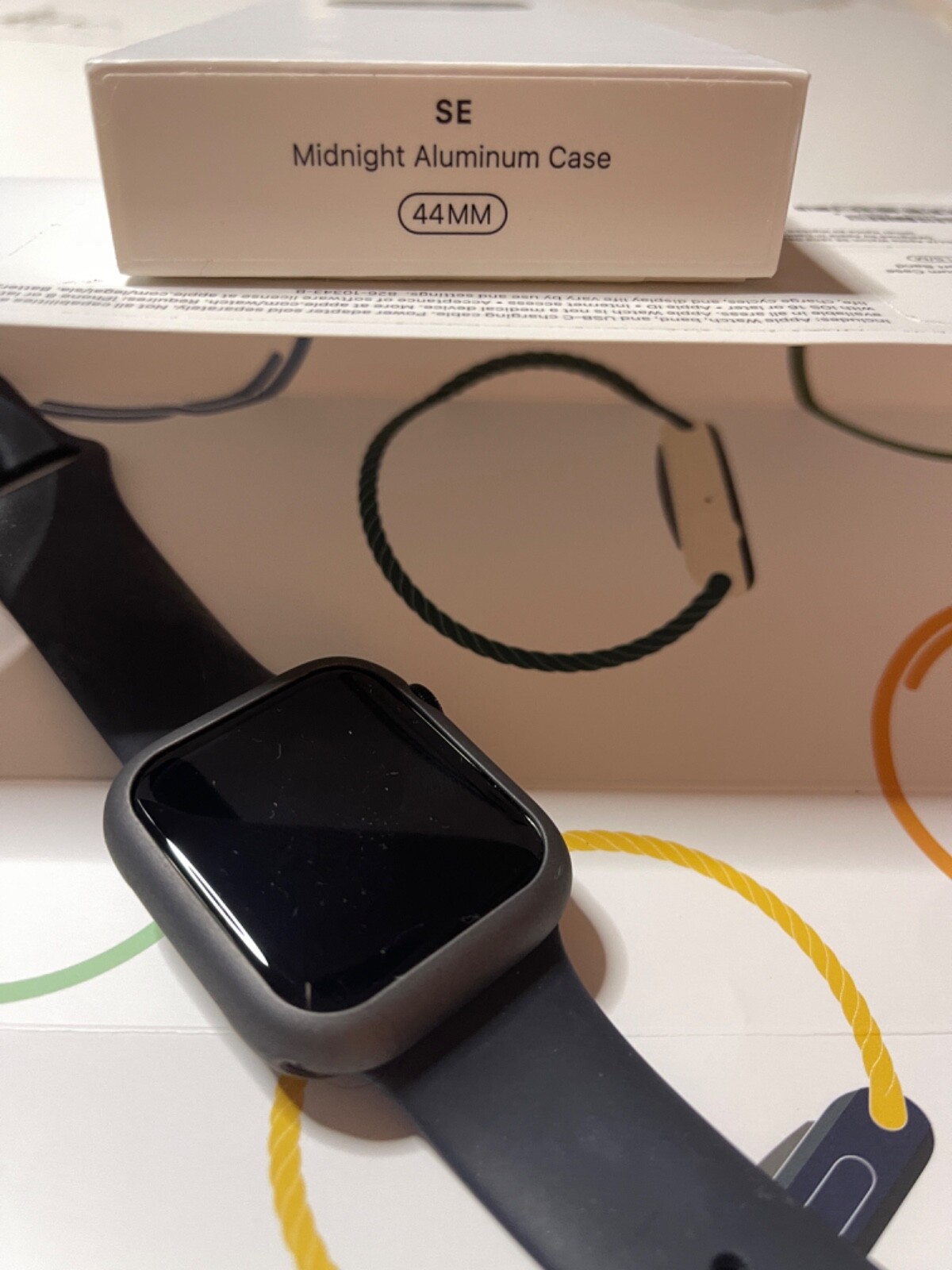 Apple Watch SE (2022) 44mm Aluminum Case with Black Sport Band, S/M (GPS)