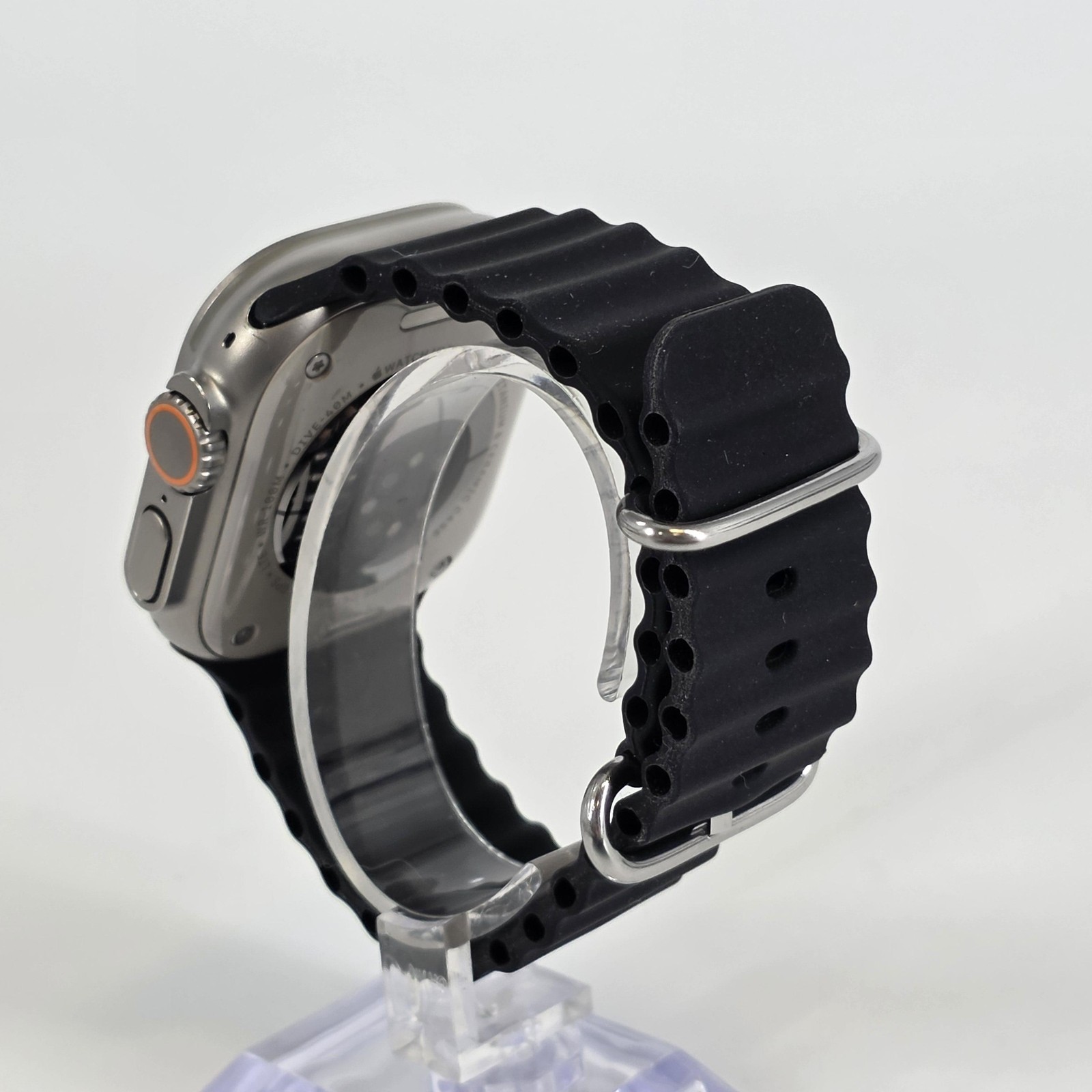 Apple Watch (Ultra) 49mm Titanium (LTE) w/ Black Ocean Band – Excellent
