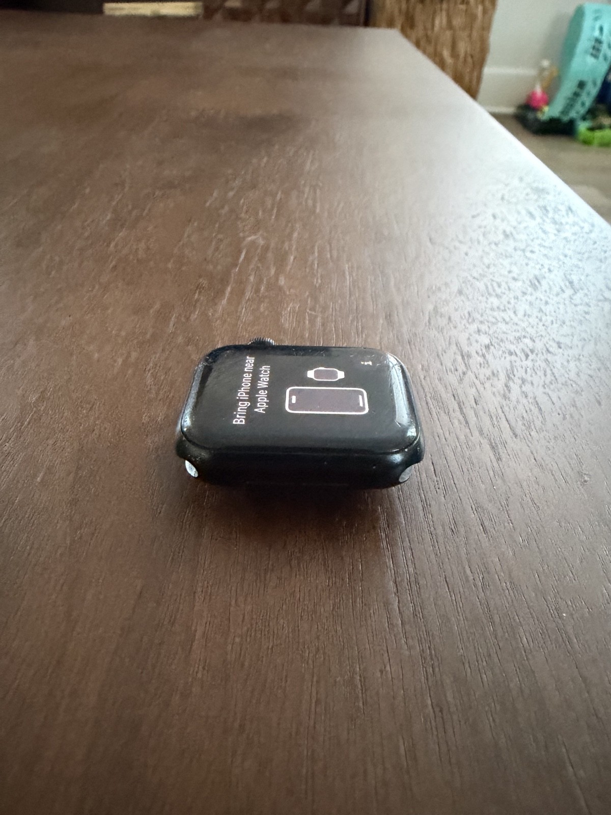 Apple Watch SE (2022) 40mm Midnight Aluminum Case with Band GPS + Cellular