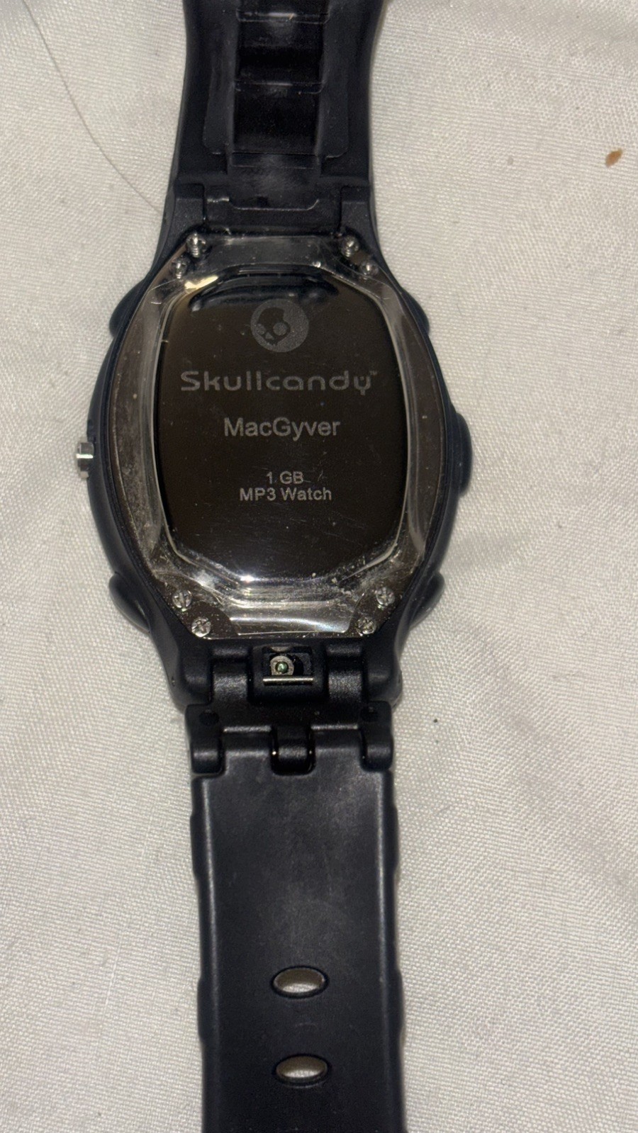 Skullcandy Macgyver MP3 Watch in Black/Red – 1 GB Storage