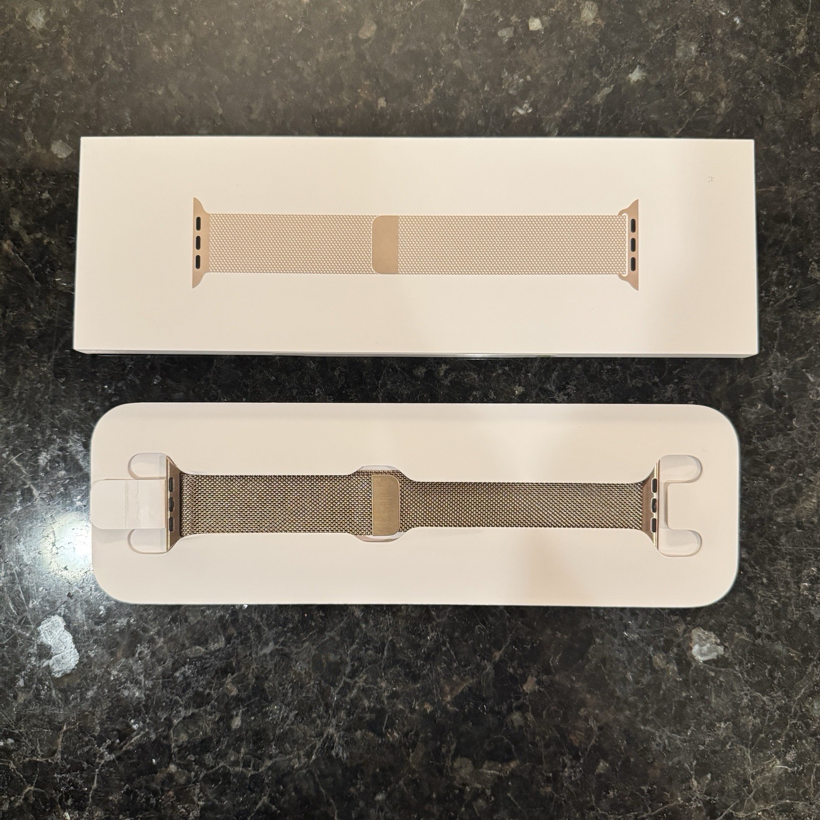Apple Watch Series 11 46mm Rose Aluminum GPS |Gold Stainless Steel Milanese Loop
